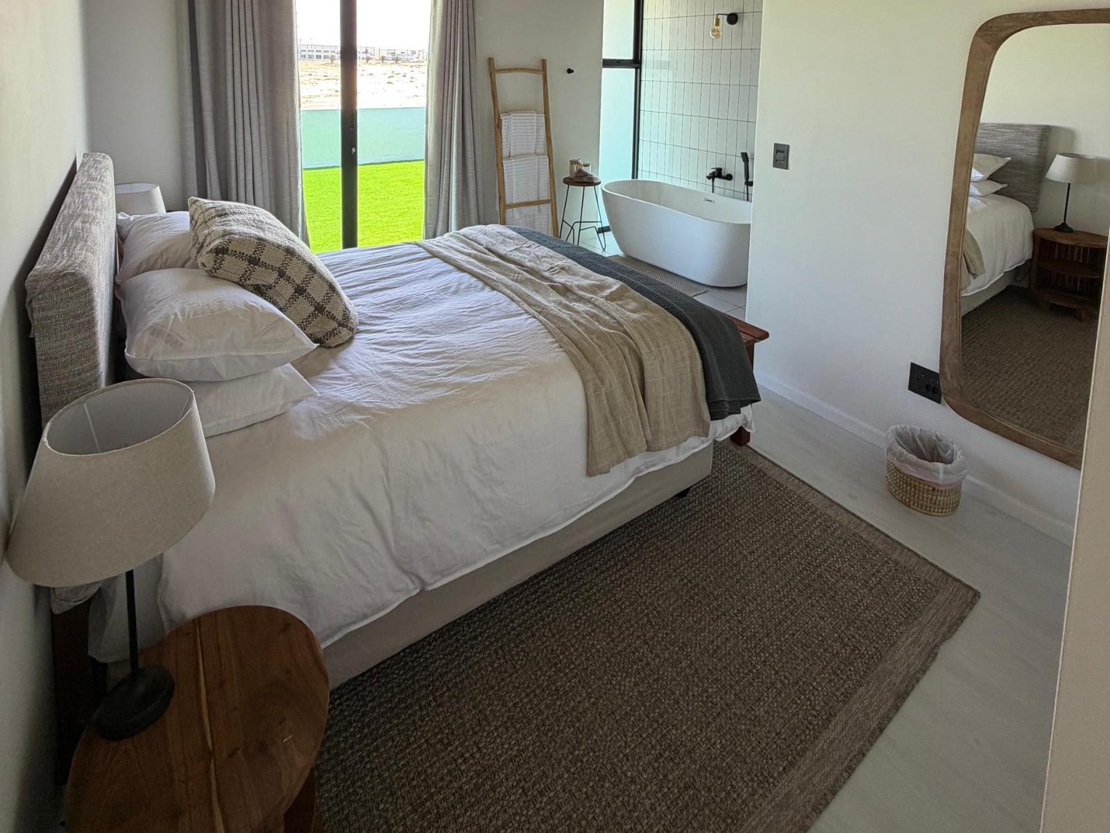 Room 1 — Photo of the whole room