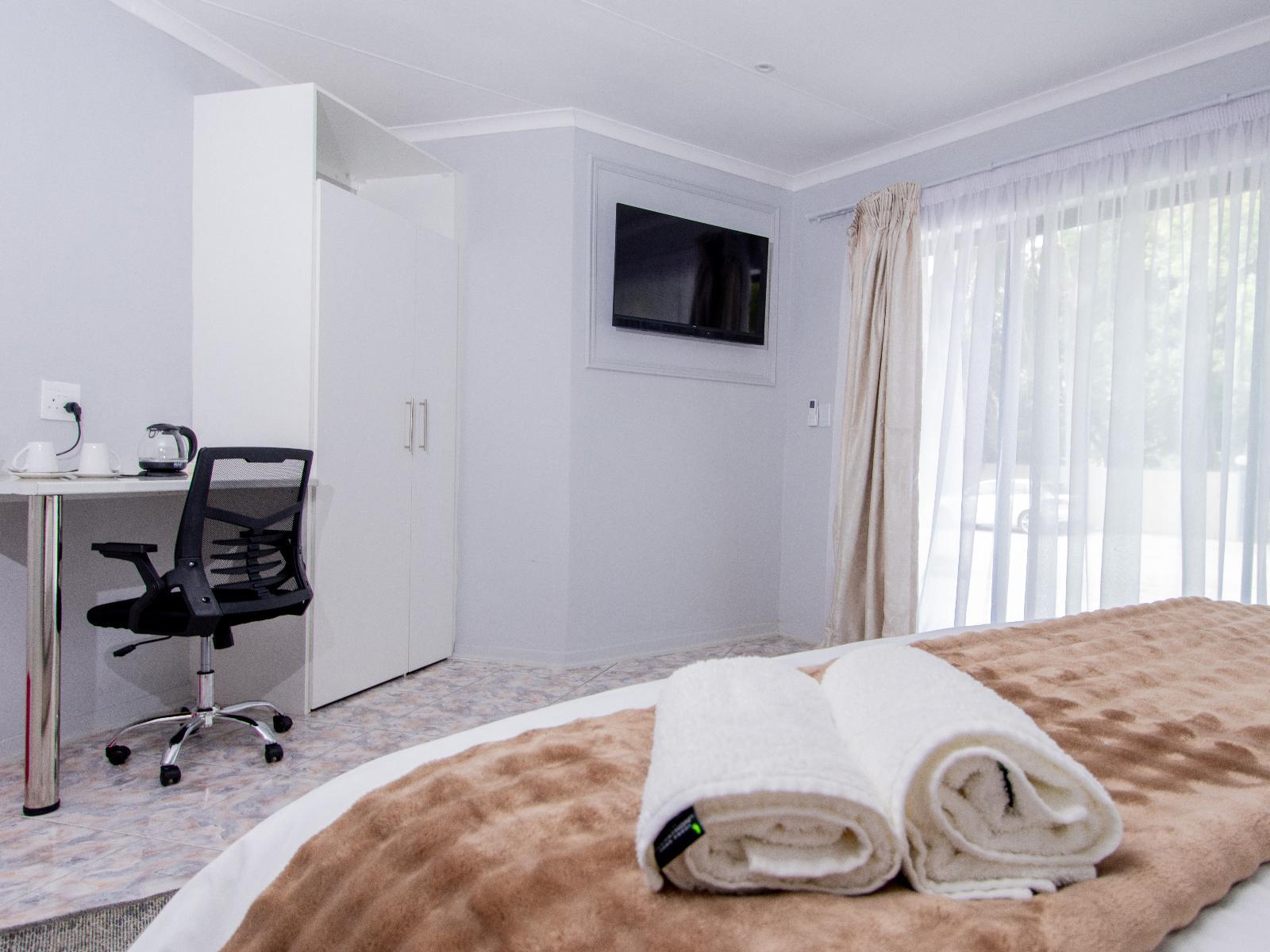 Room 6 — Photo of the whole room