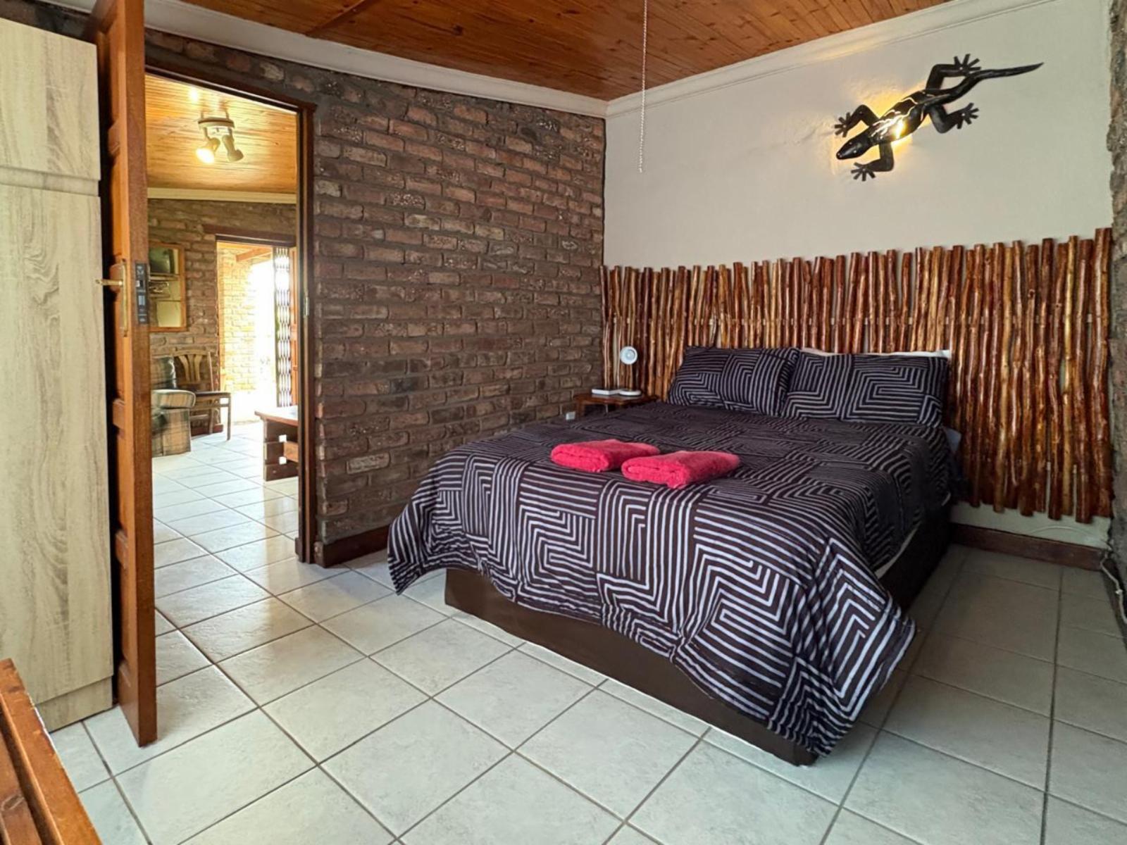 Room 2 — Photo of the whole room
