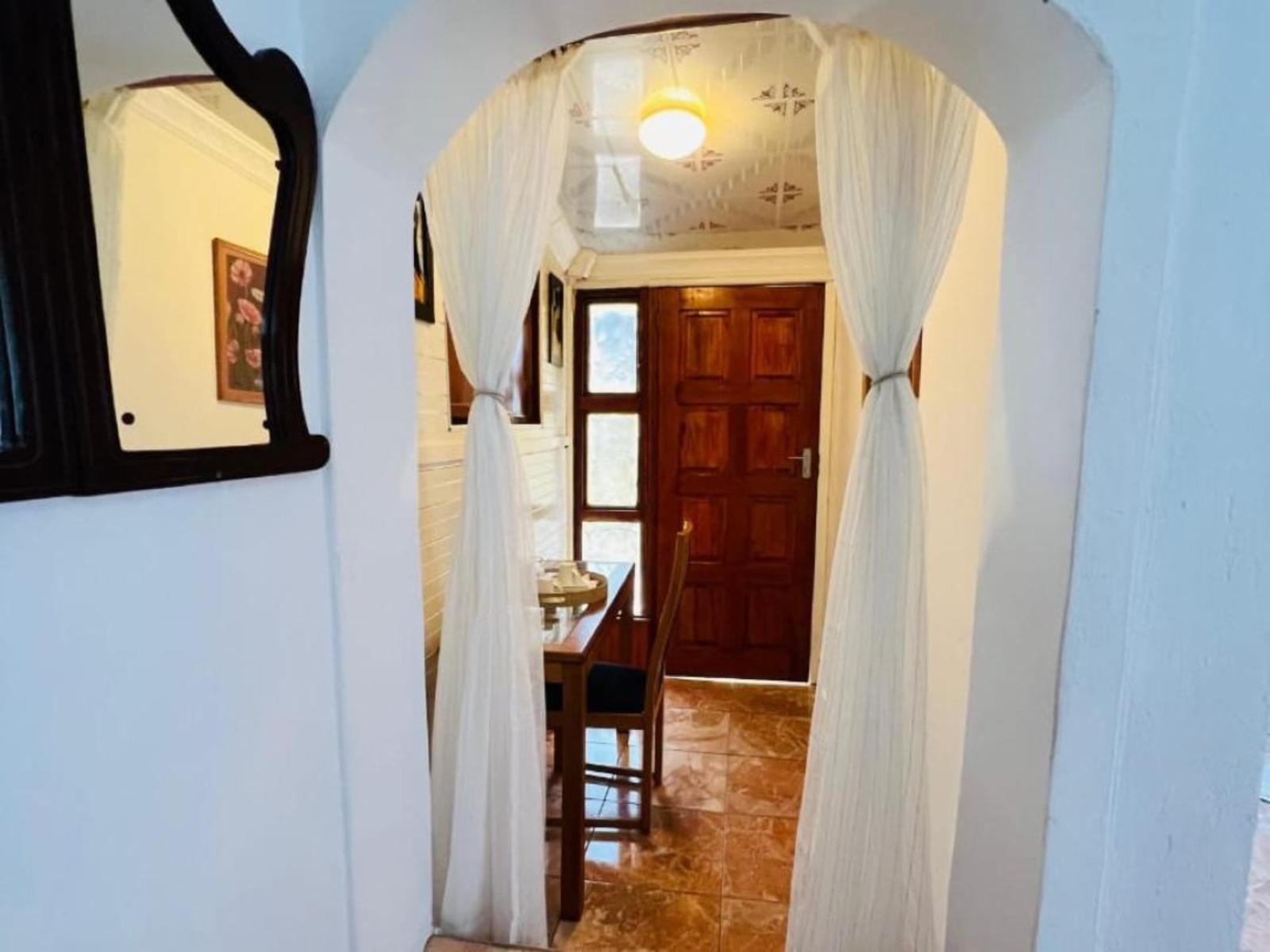 Room 2 — Facade or entrance