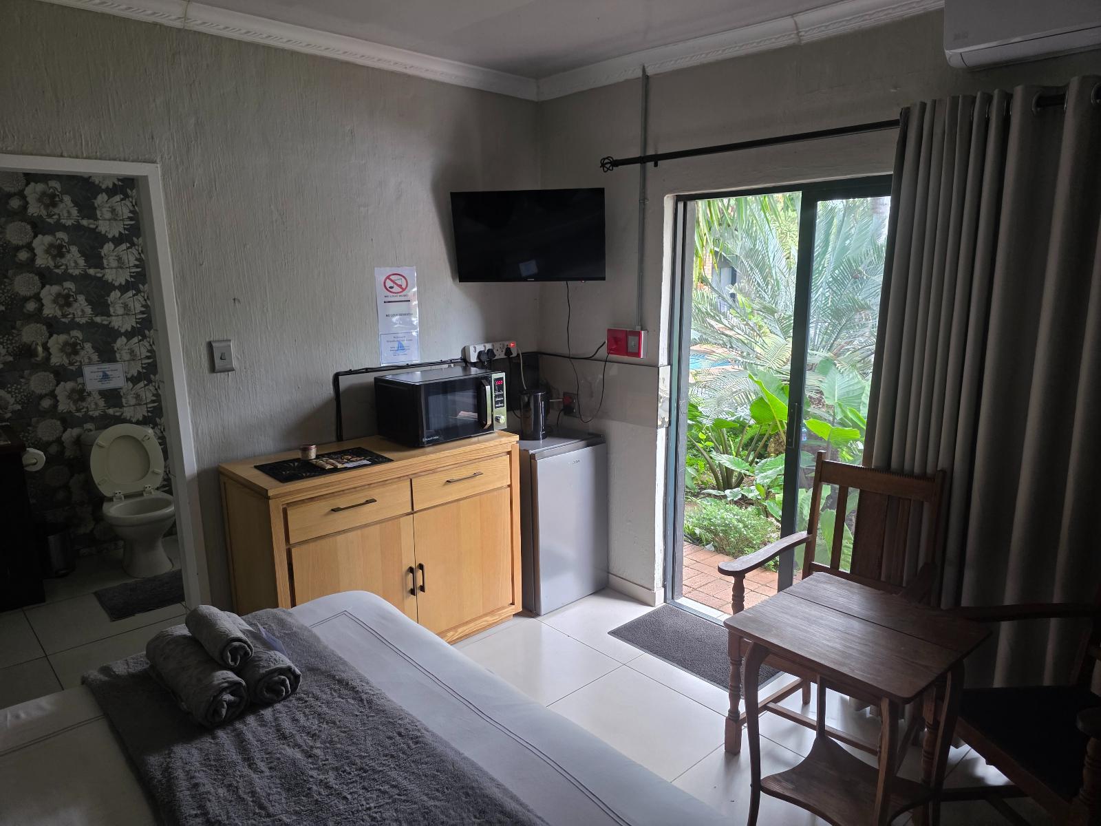 Room 1 — Photo of the whole room