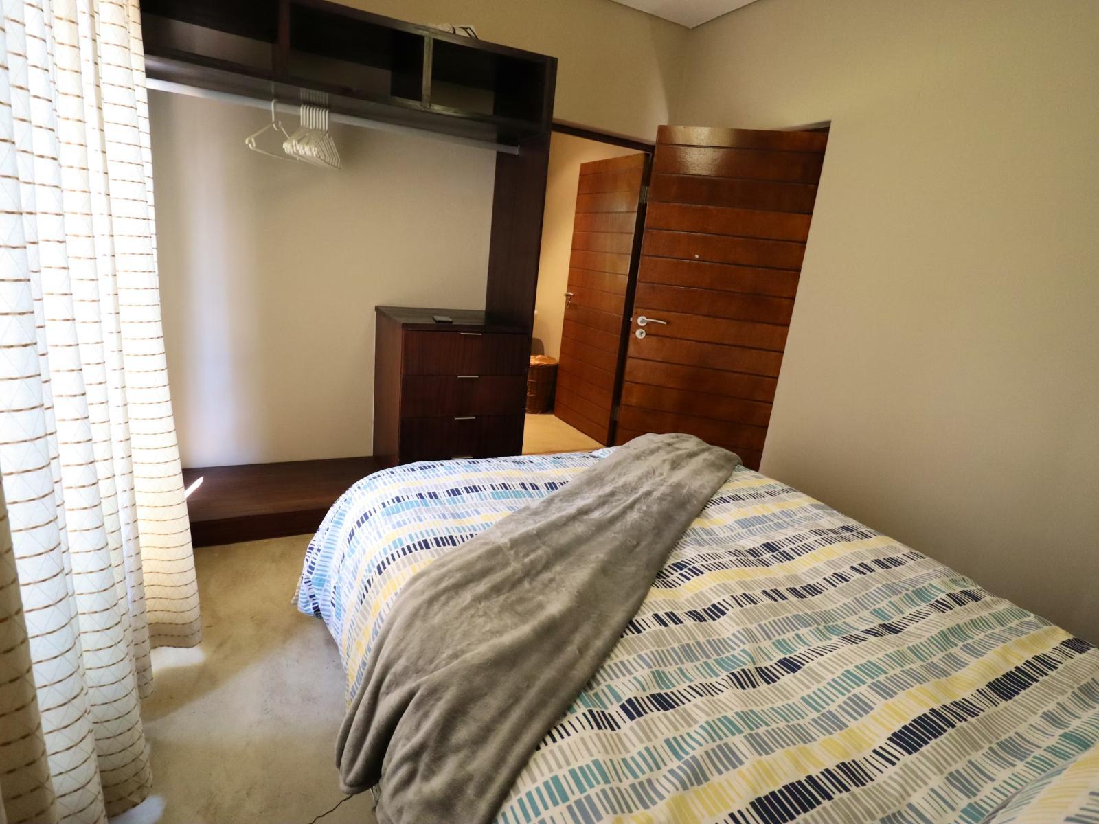 Room 1 — Photo of the whole room