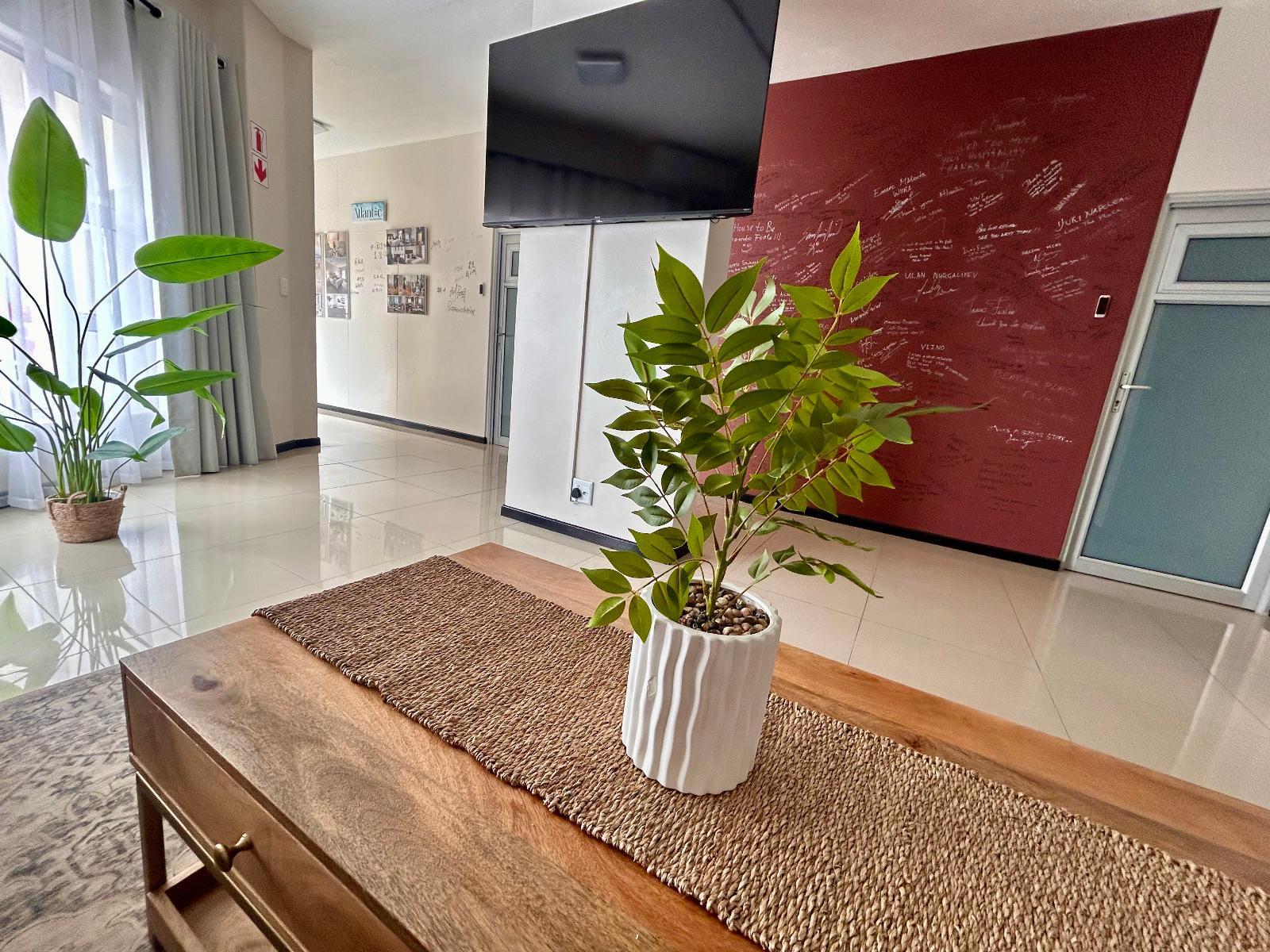 Communal lounge/ TV room