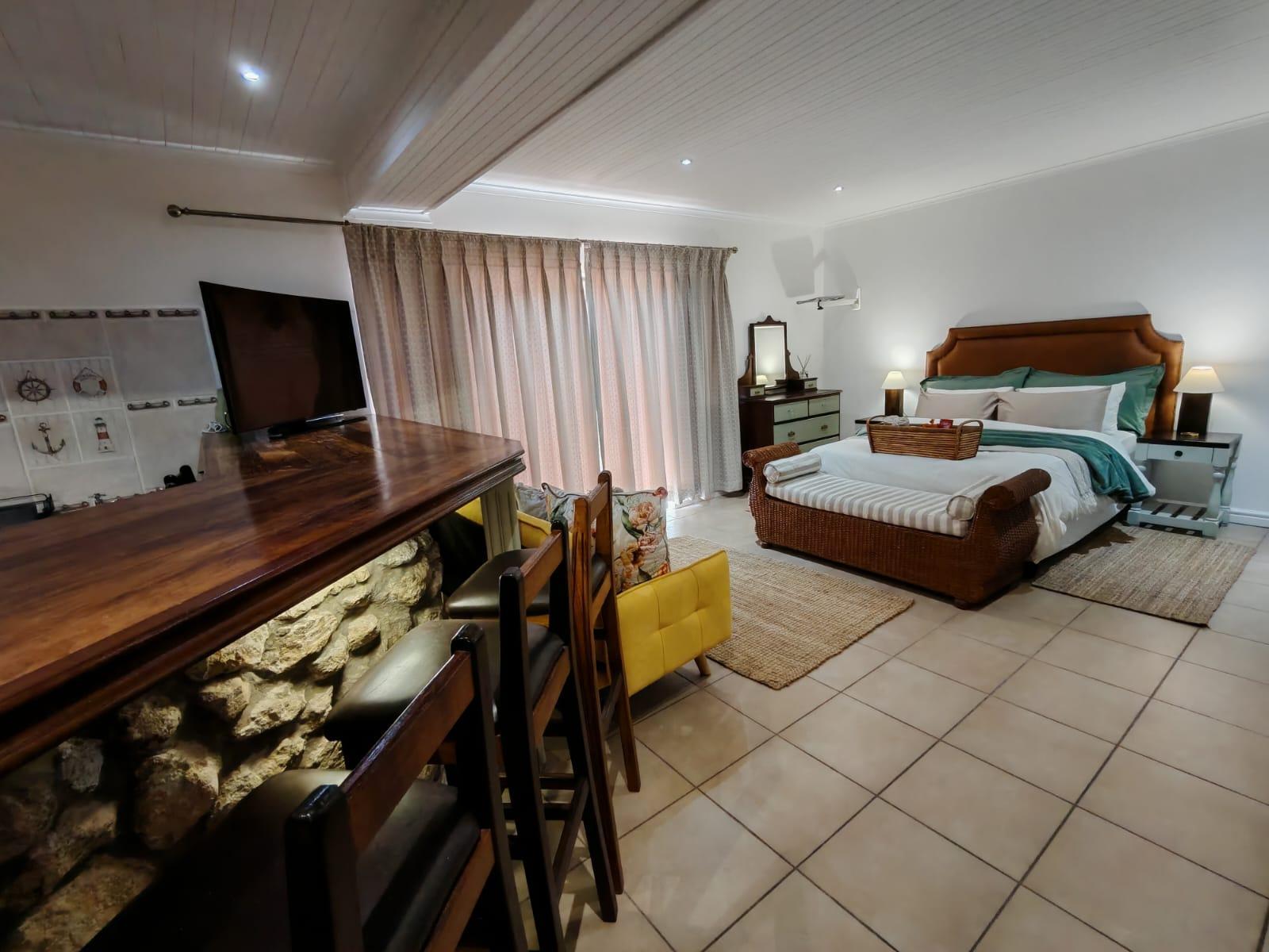 Room 1 — Photo of the whole room