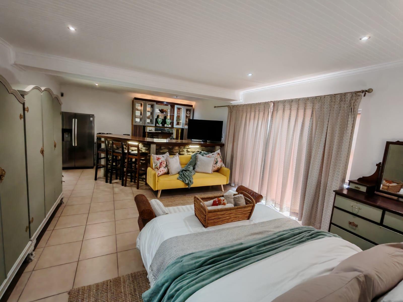 Room 1 — Photo of the whole room