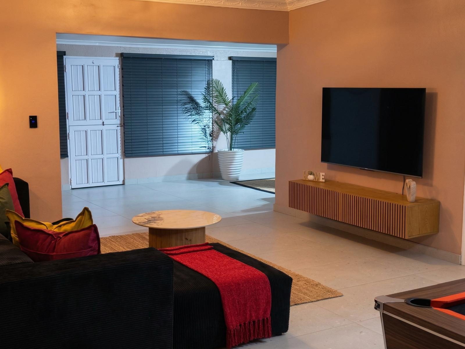 Communal lounge/ TV room