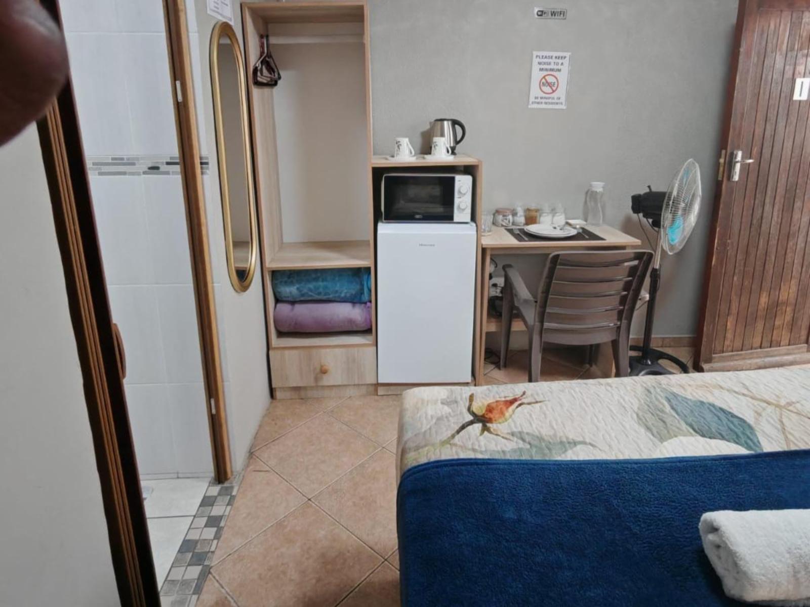 Room 2 — Photo of the whole room