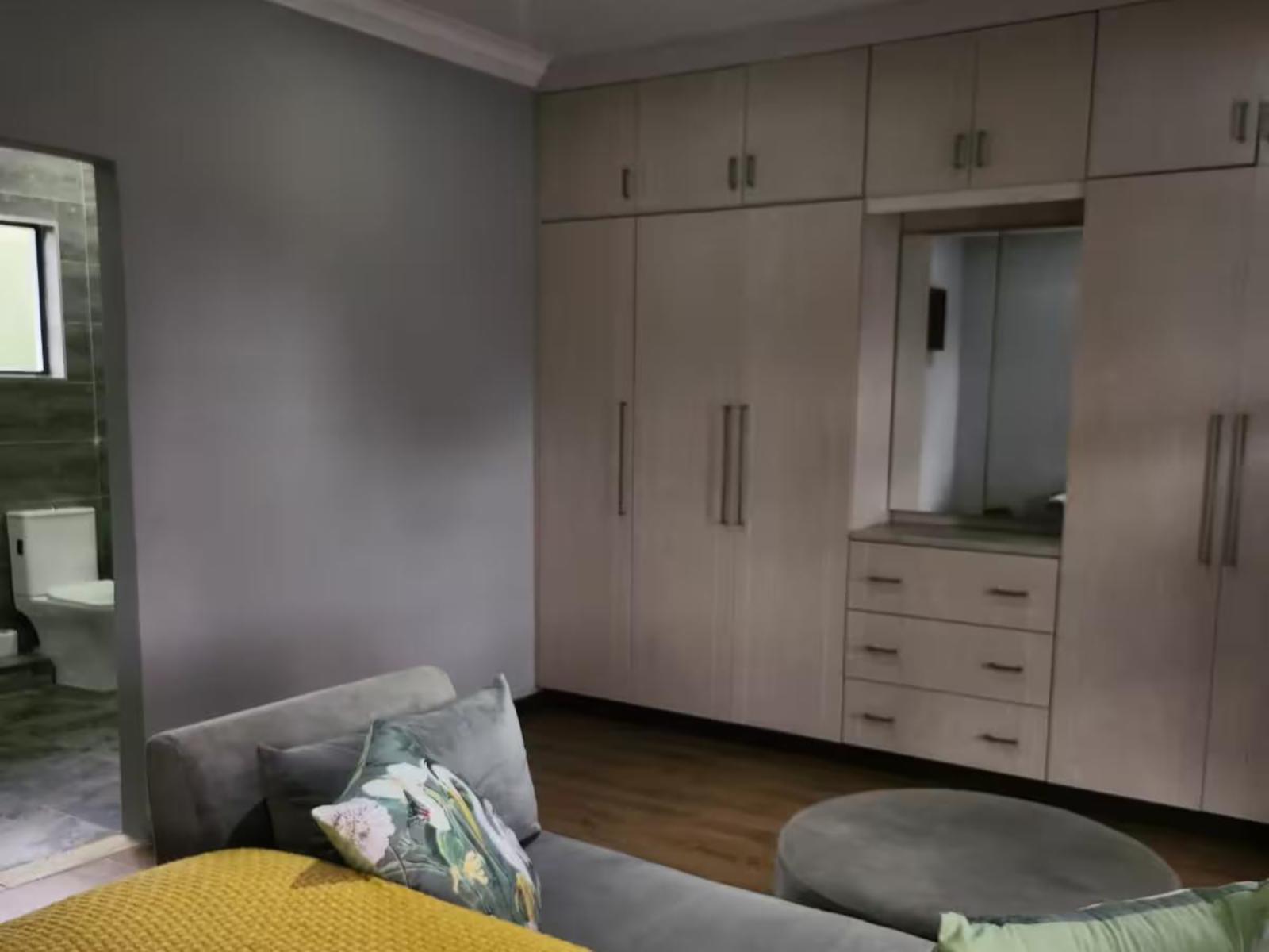 Room 1 — Photo of the whole room