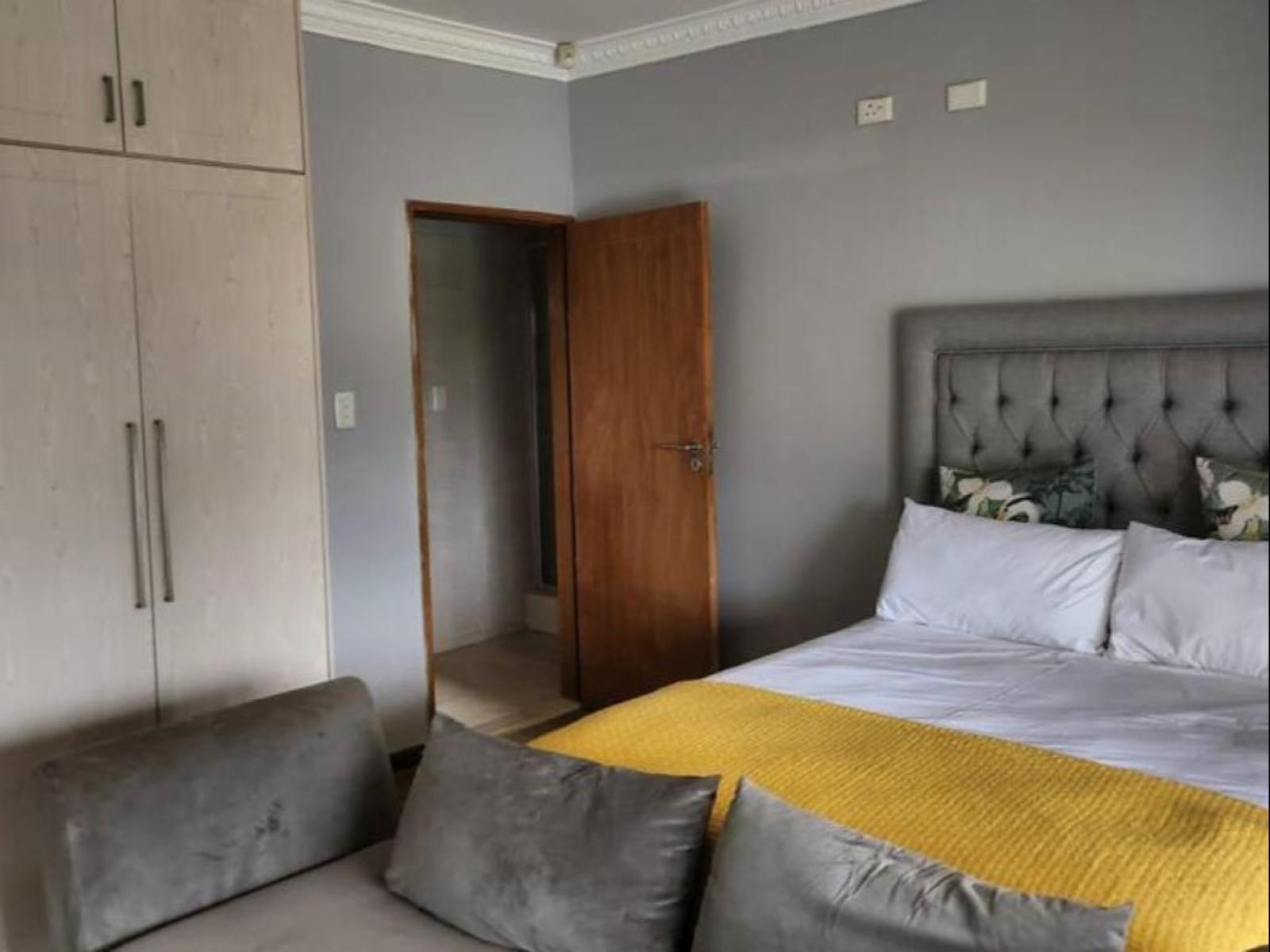 Room 1 — Photo of the whole room