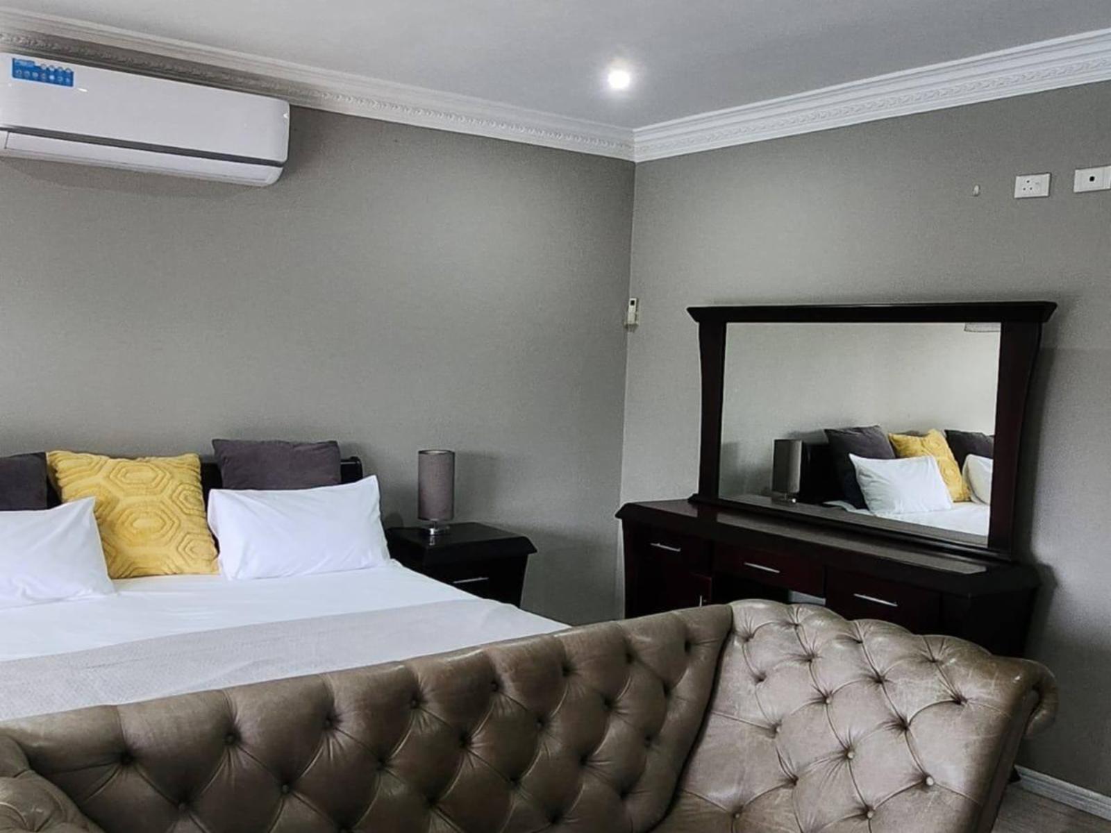 Room 1 — Photo of the whole room
