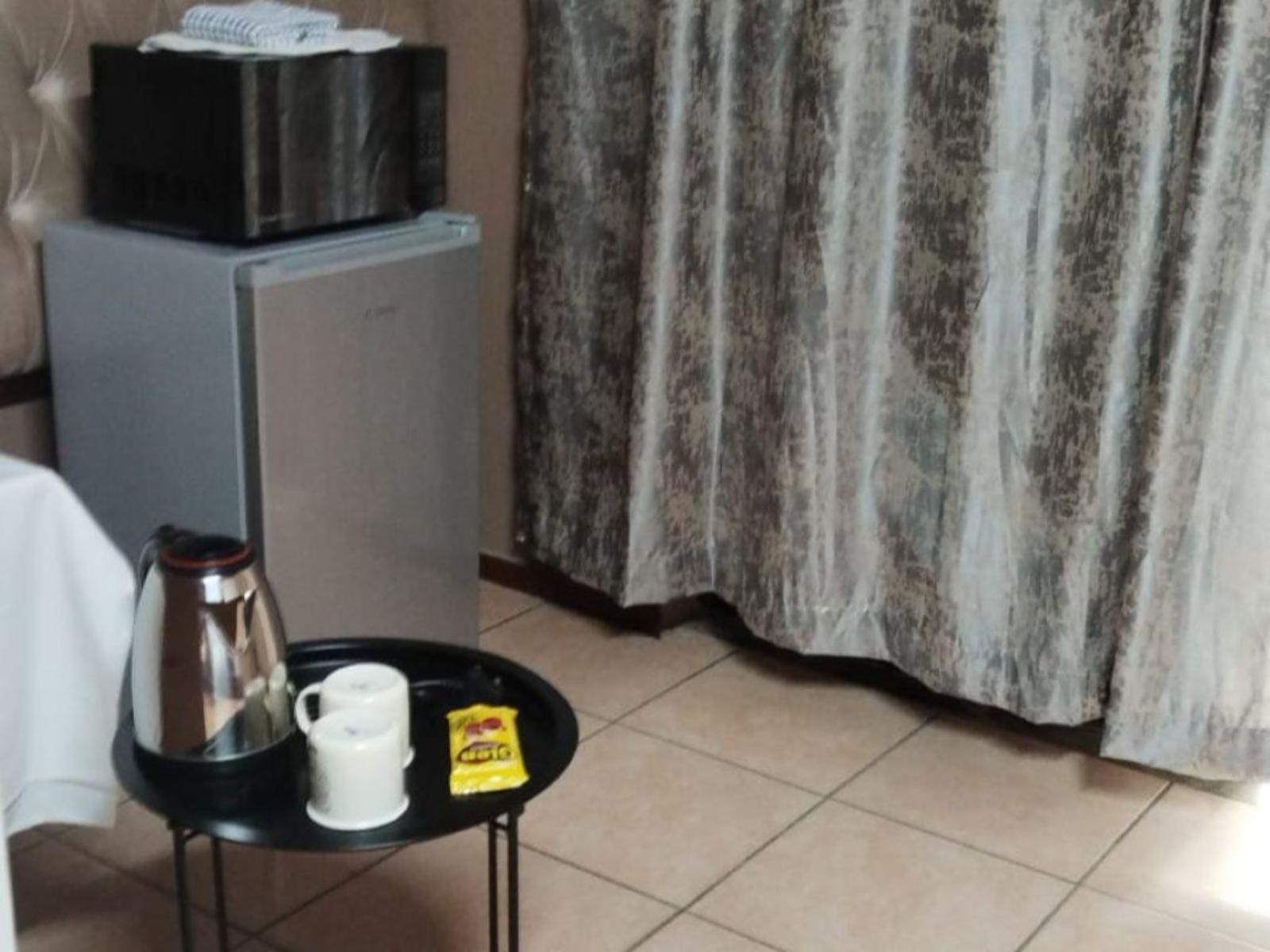 Room 2 — Coffee/tea facilities