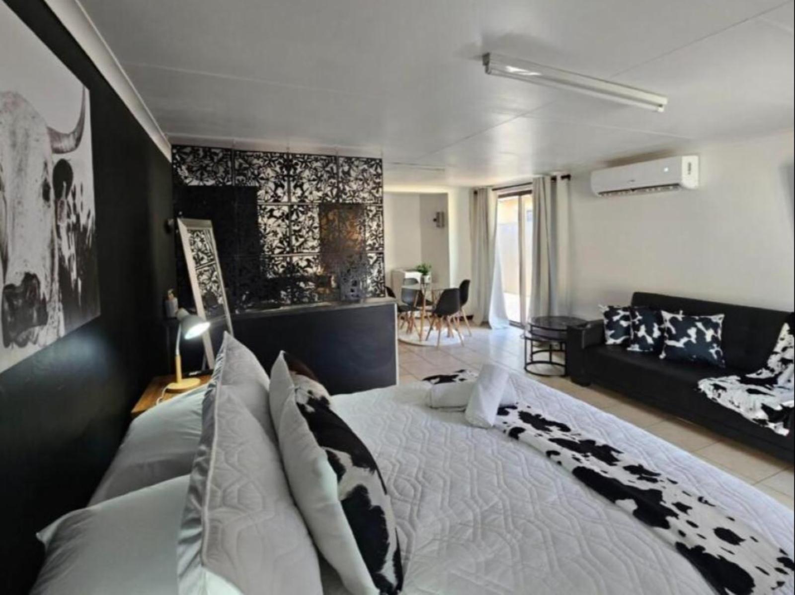 Room 2 — Photo of the whole room