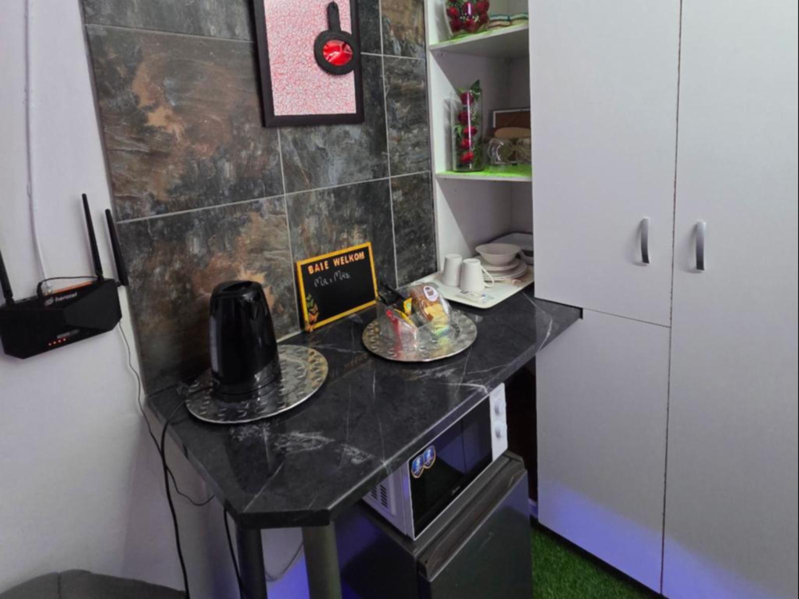 Room 2 — Coffee/tea facilities