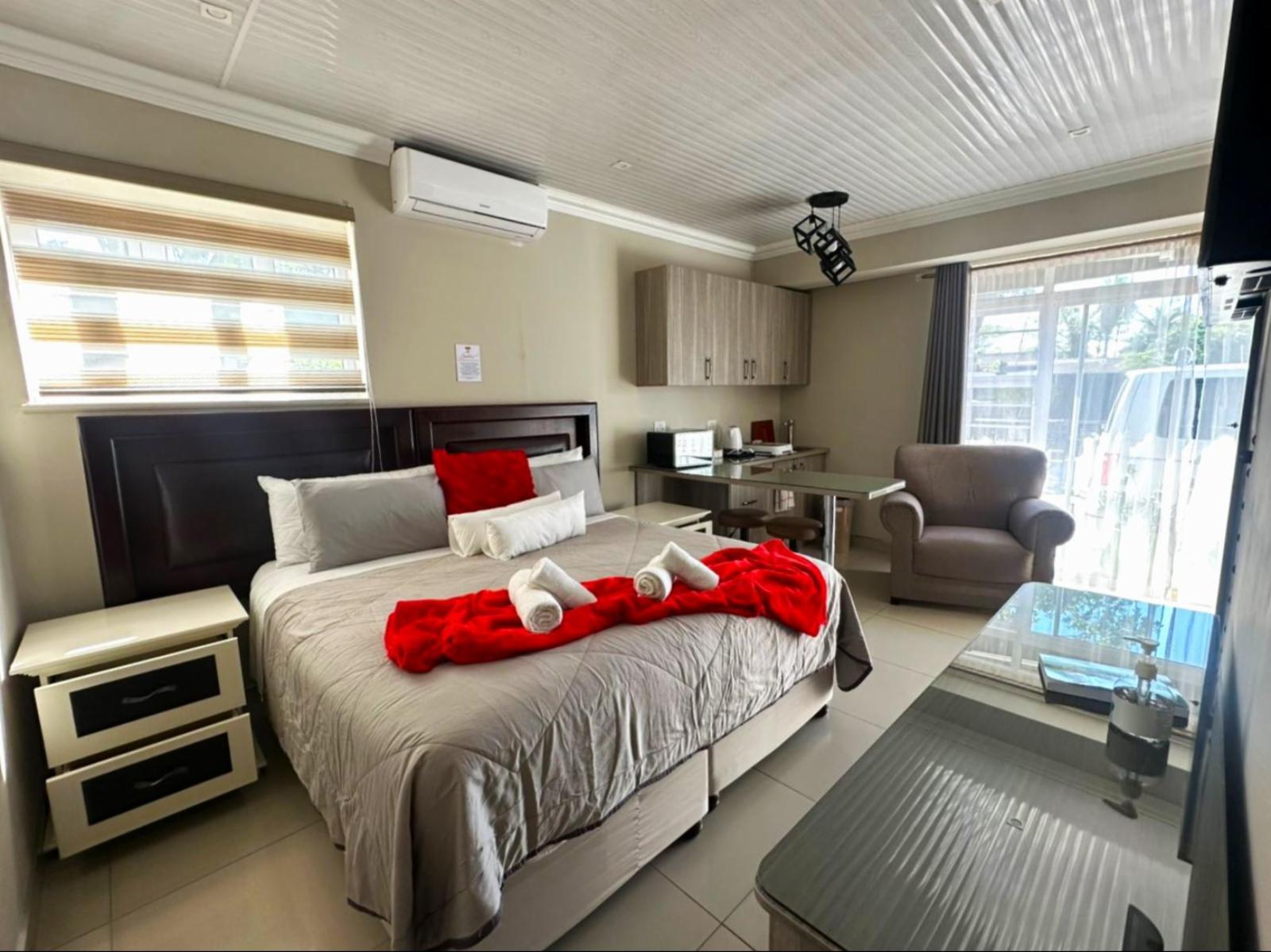 Room 2 — Photo of the whole room
