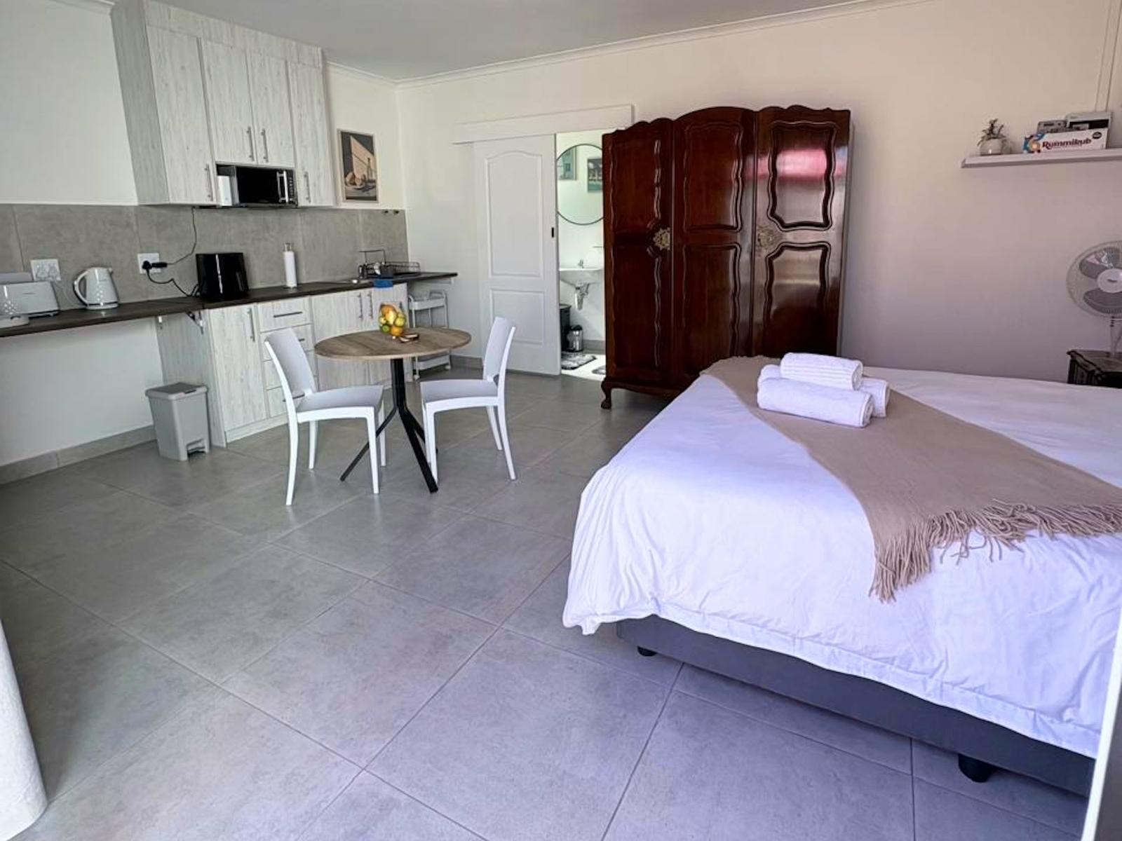 Room 1 — Photo of the whole room