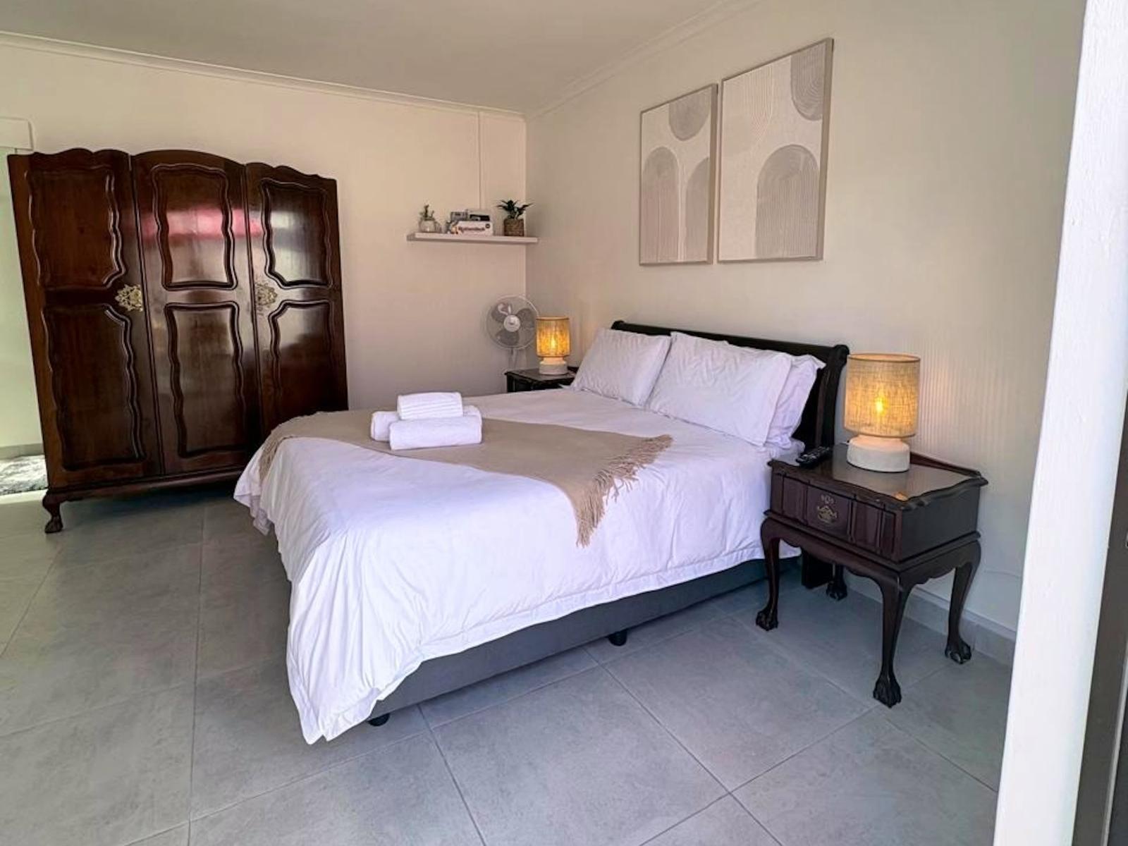 Room 1 — Photo of the whole room