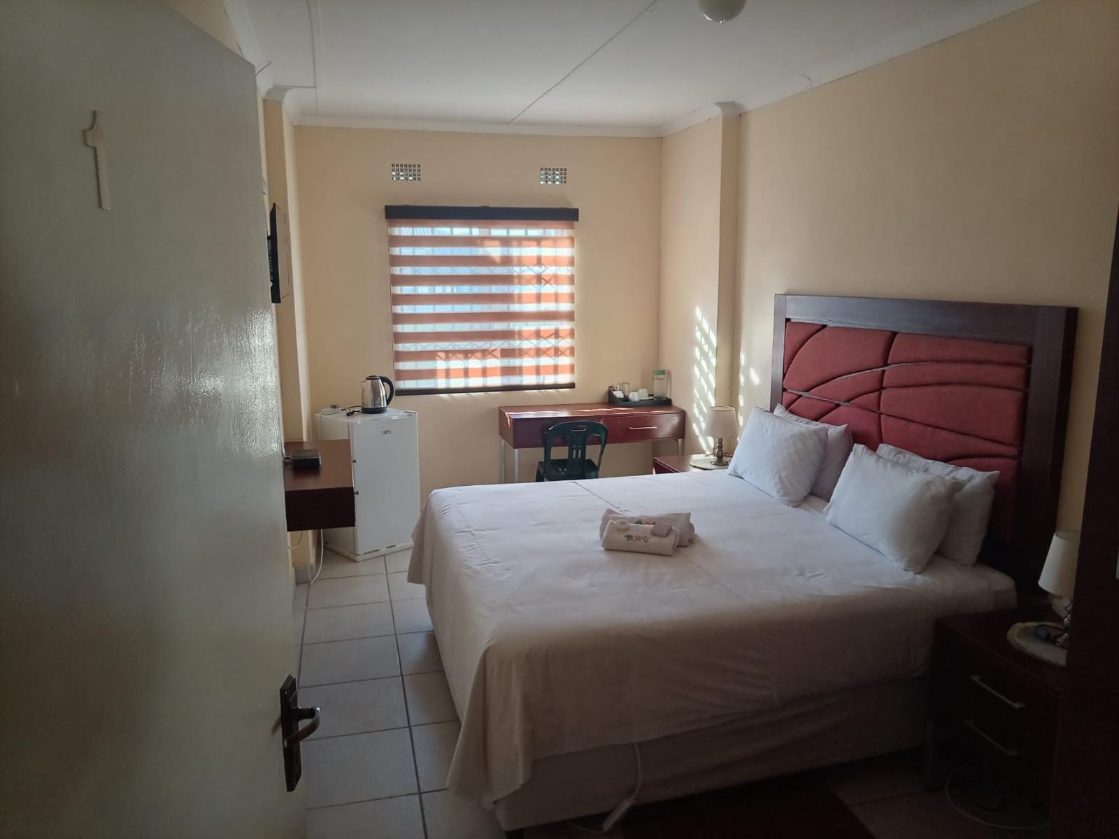 Room 1 — Photo of the whole room