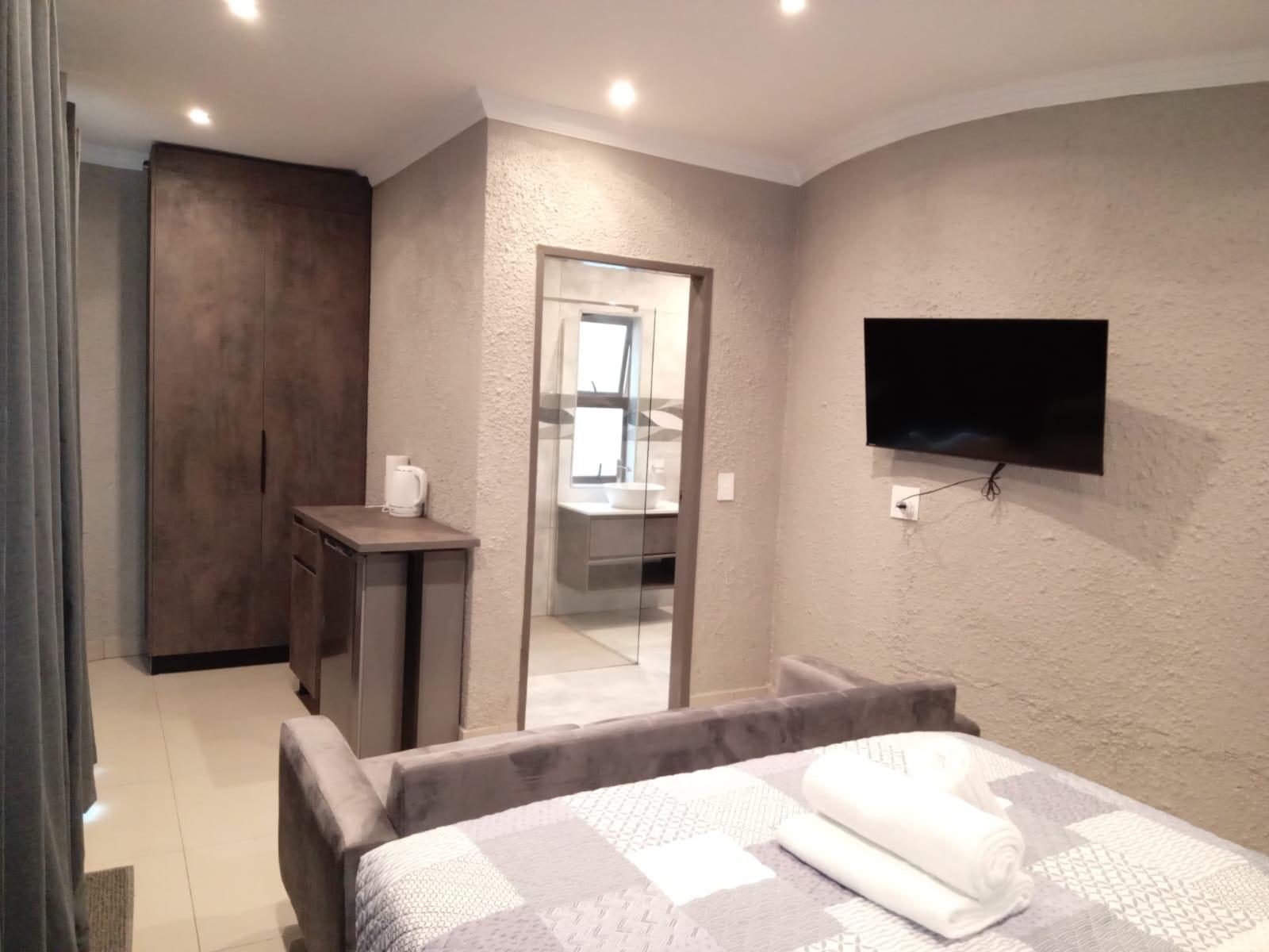 Room 2 — Photo of the whole room