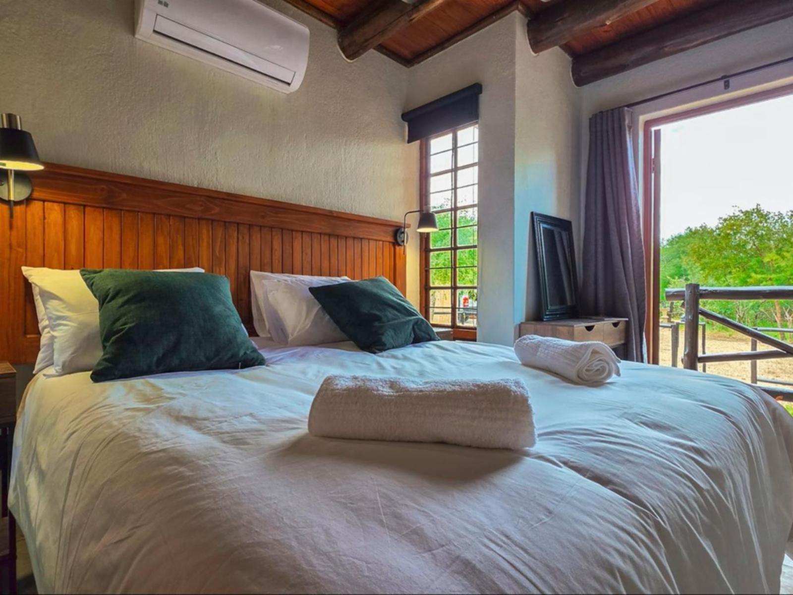 Room 1 — Photo of the whole room