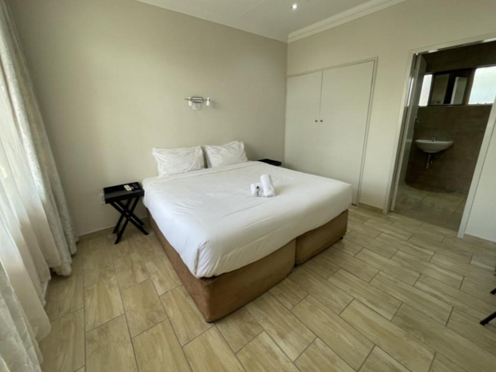 Room 2 — Photo of the whole room