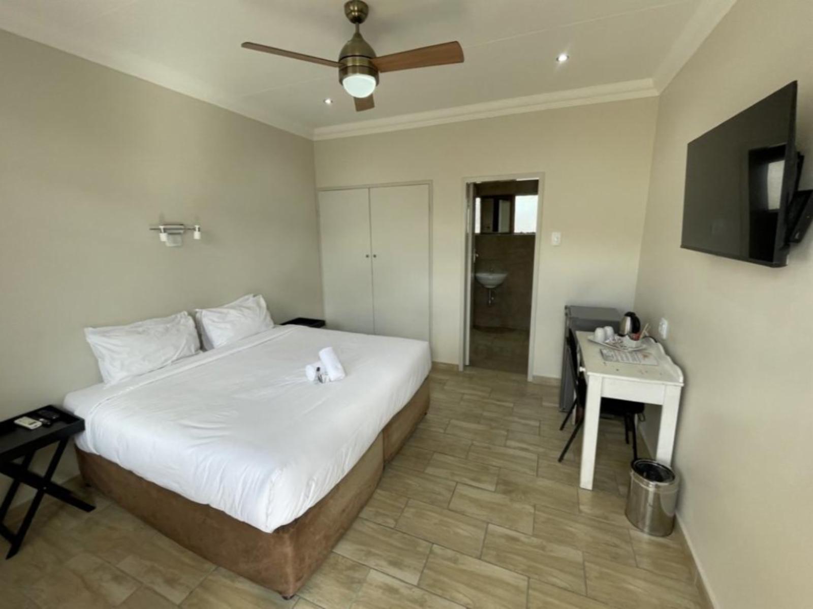 Room 2 — Photo of the whole room
