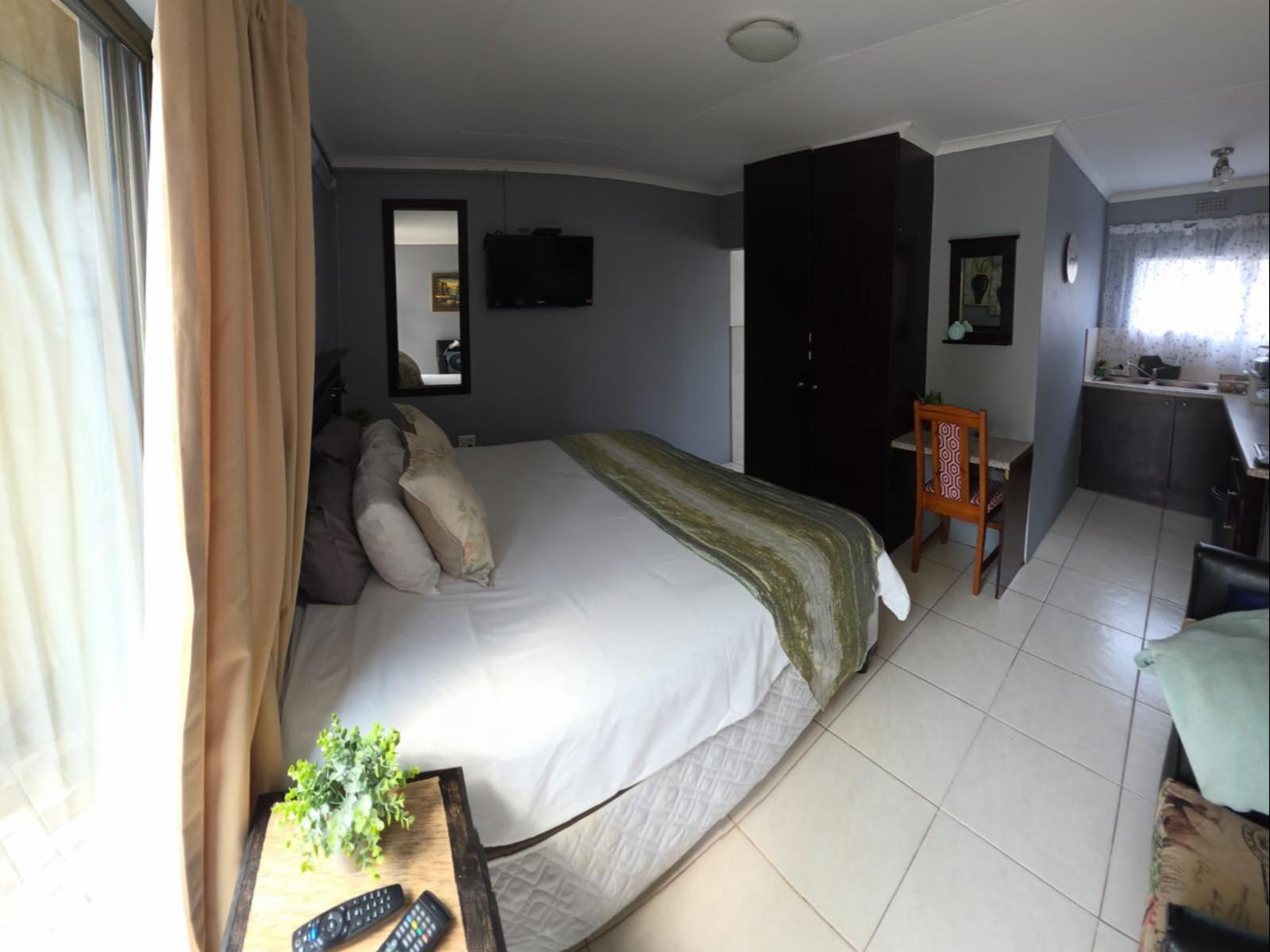 Room 2 — Photo of the whole room