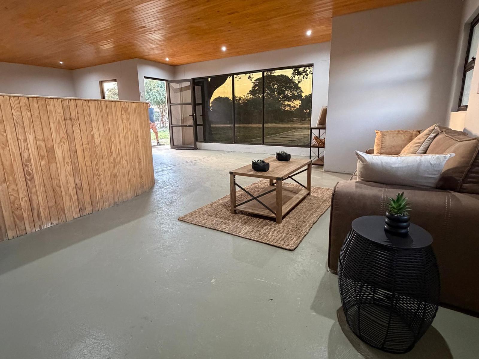 Communal lounge/ TV room