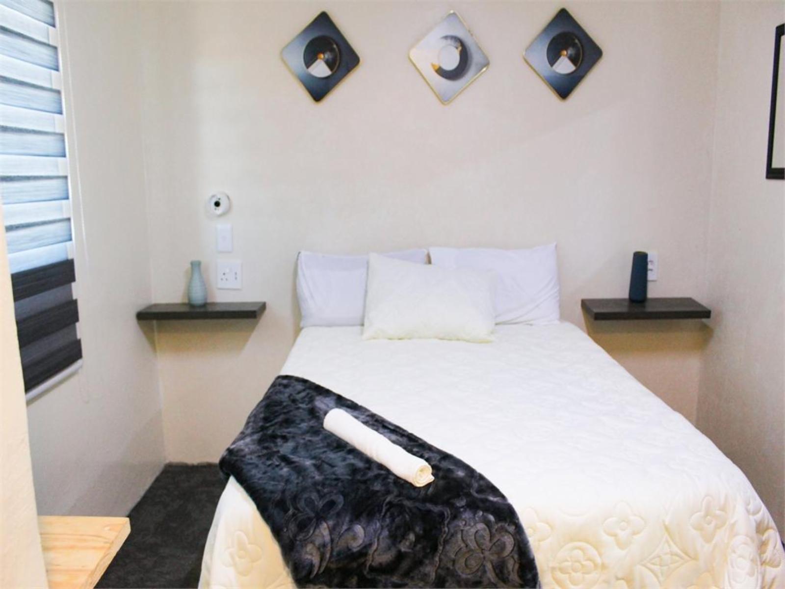Room 1 — Photo of the whole room