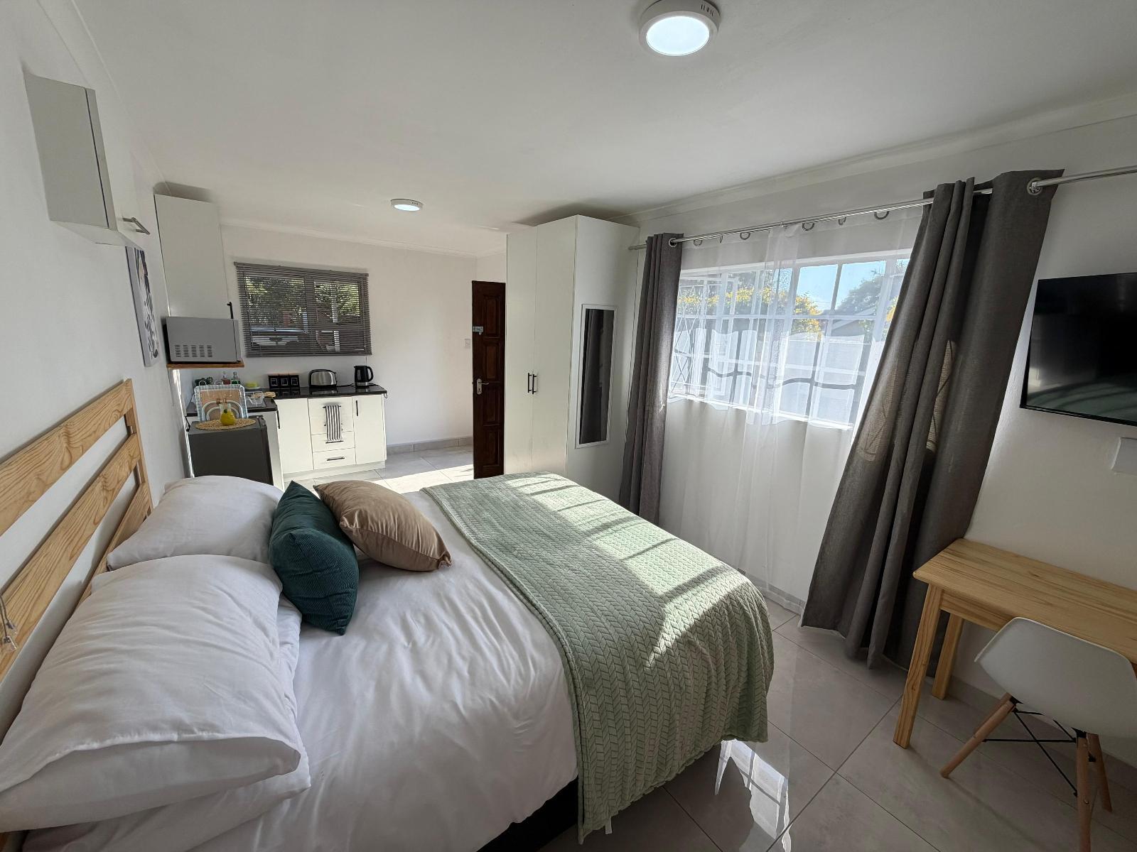 Room 1 — Photo of the whole room