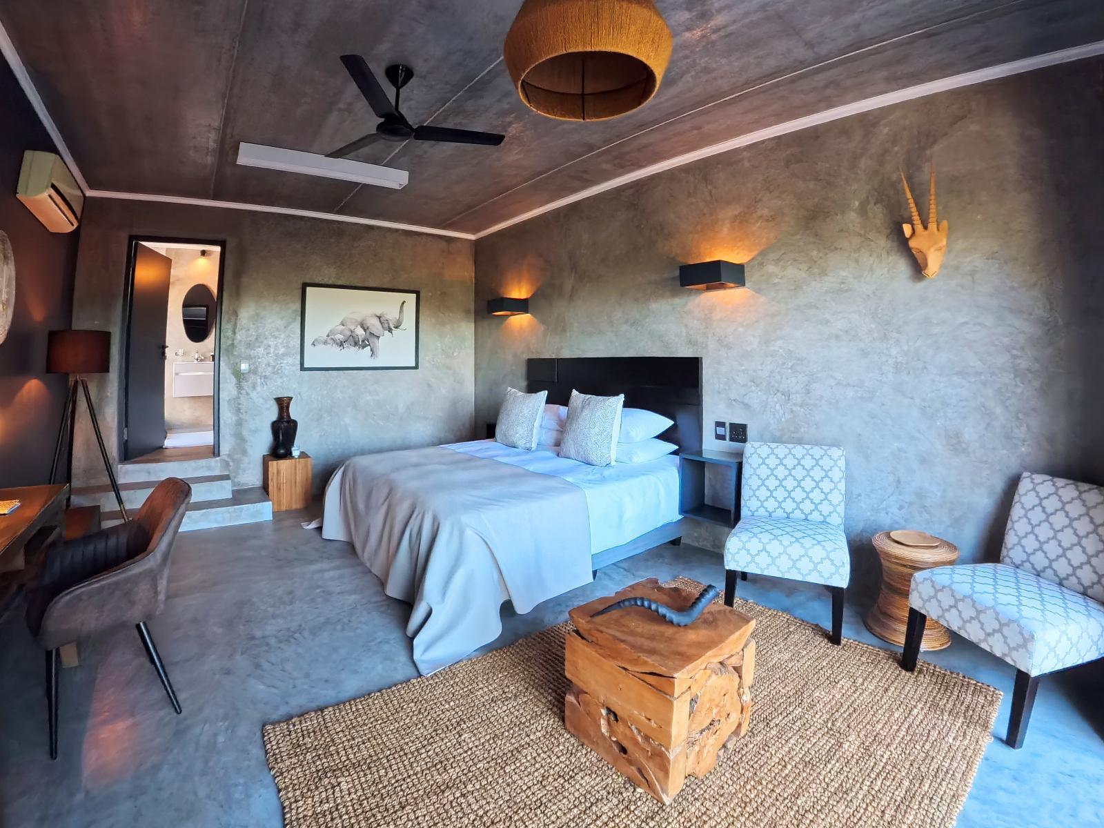 Room 2 — Photo of the whole room