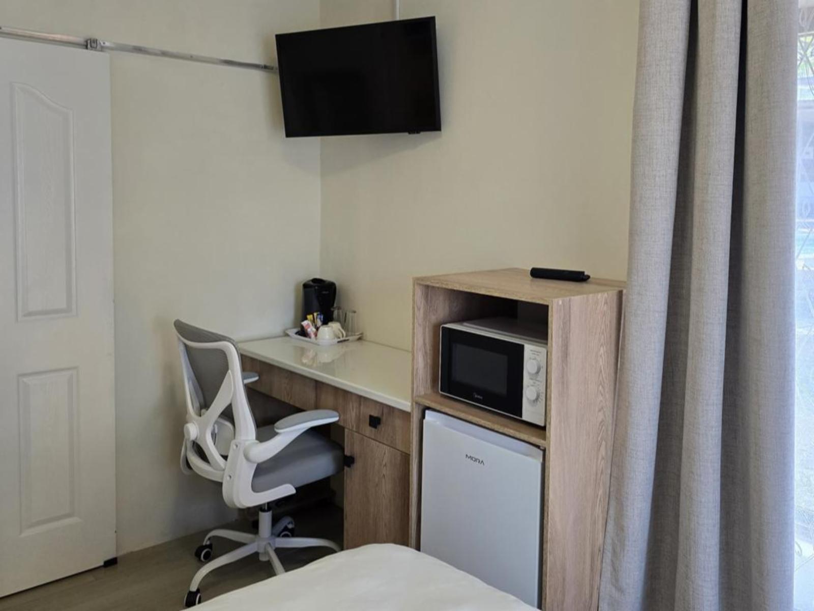 Room 1 — Photo of the whole room