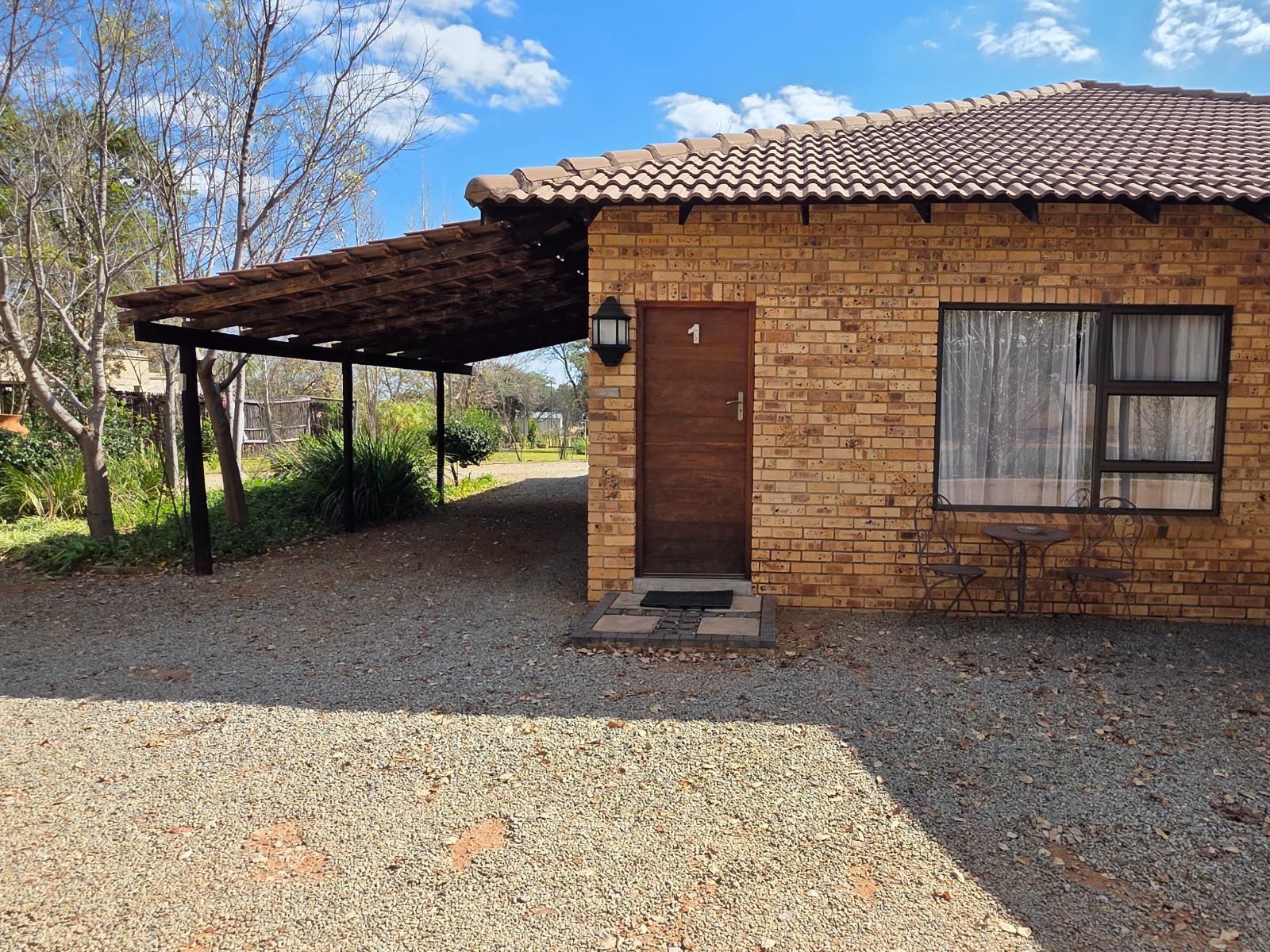 Room 1 — Facade or entrance
