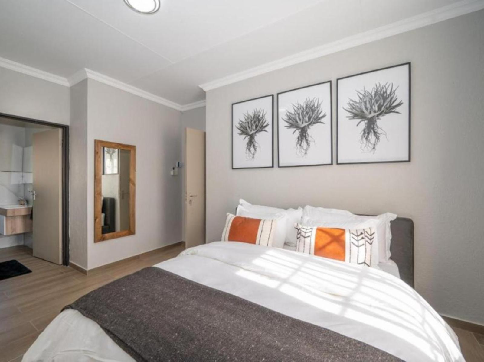 Room 1 — Photo of the whole room