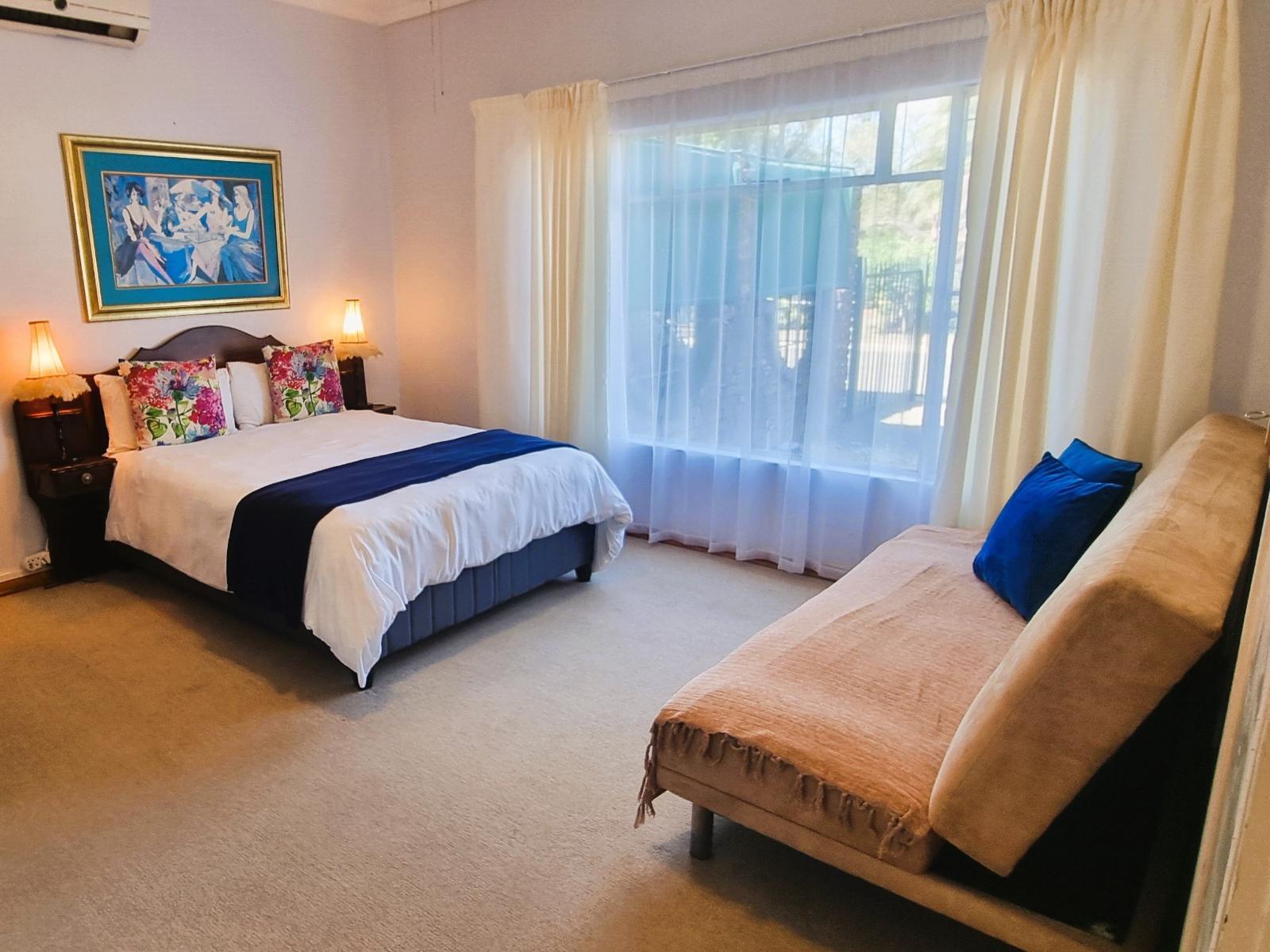 Room 2 — Photo of the whole room