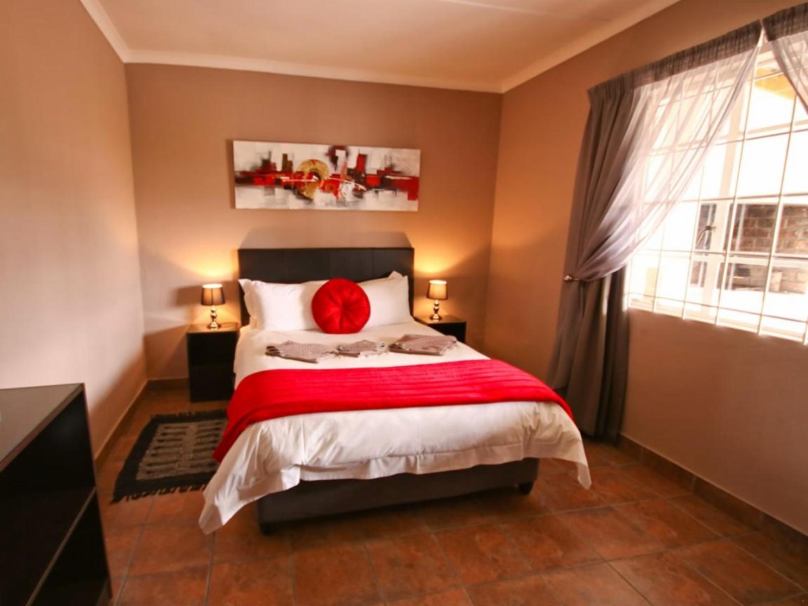 Room 1 — Photo of the whole room
