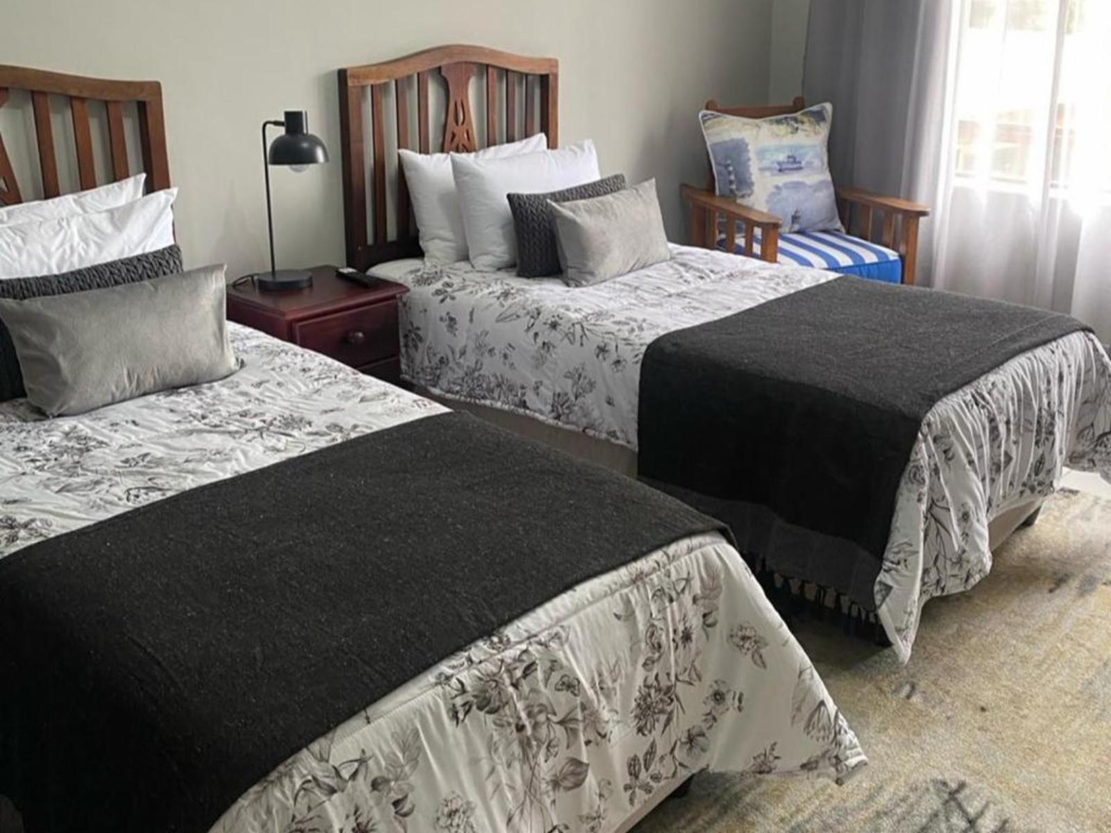 Room 2 — Photo of the whole room
