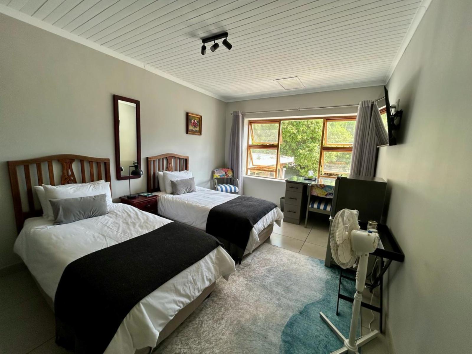 Room 2 — Photo of the whole room