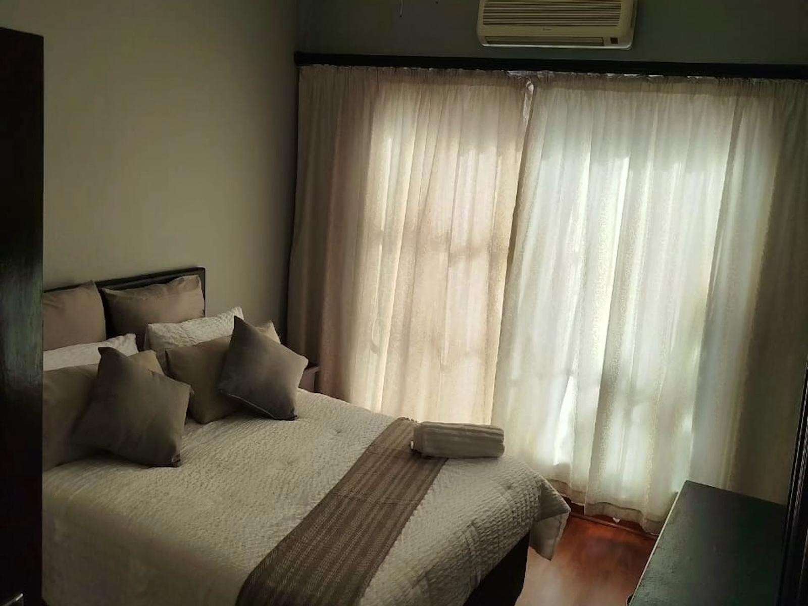 Room 1 — Photo of the whole room