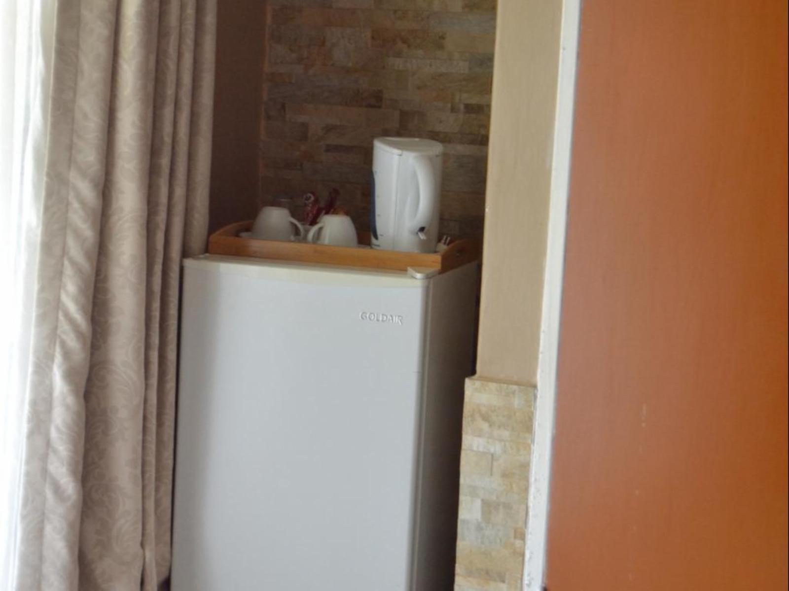 Room 1 — Coffee/tea facilities