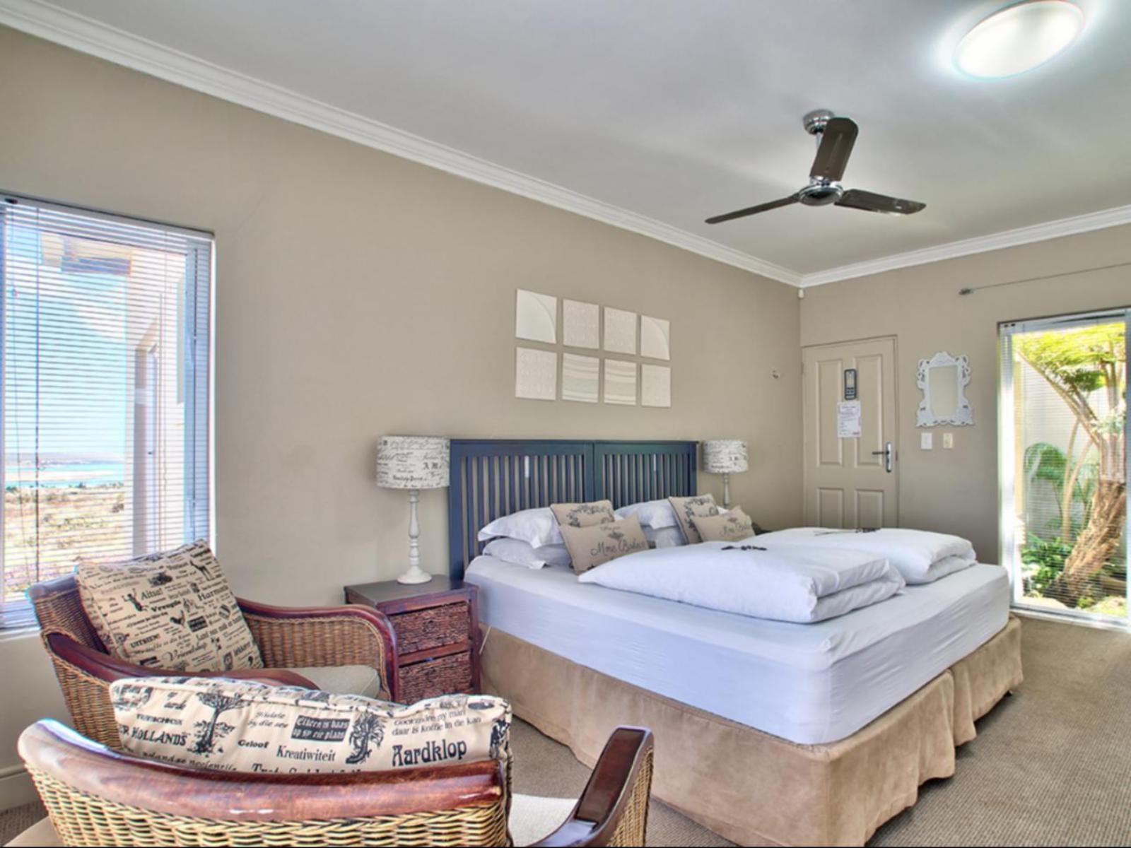 Room 1 — Photo of the whole room