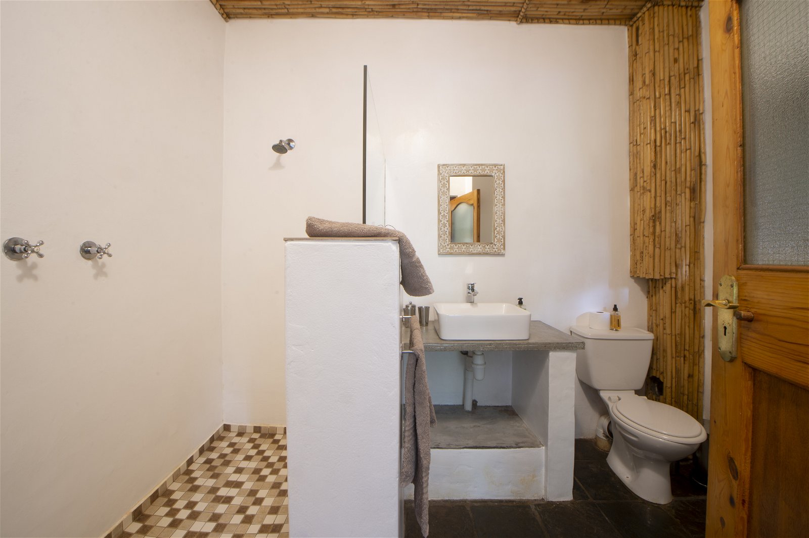 Woods Guest House image 5