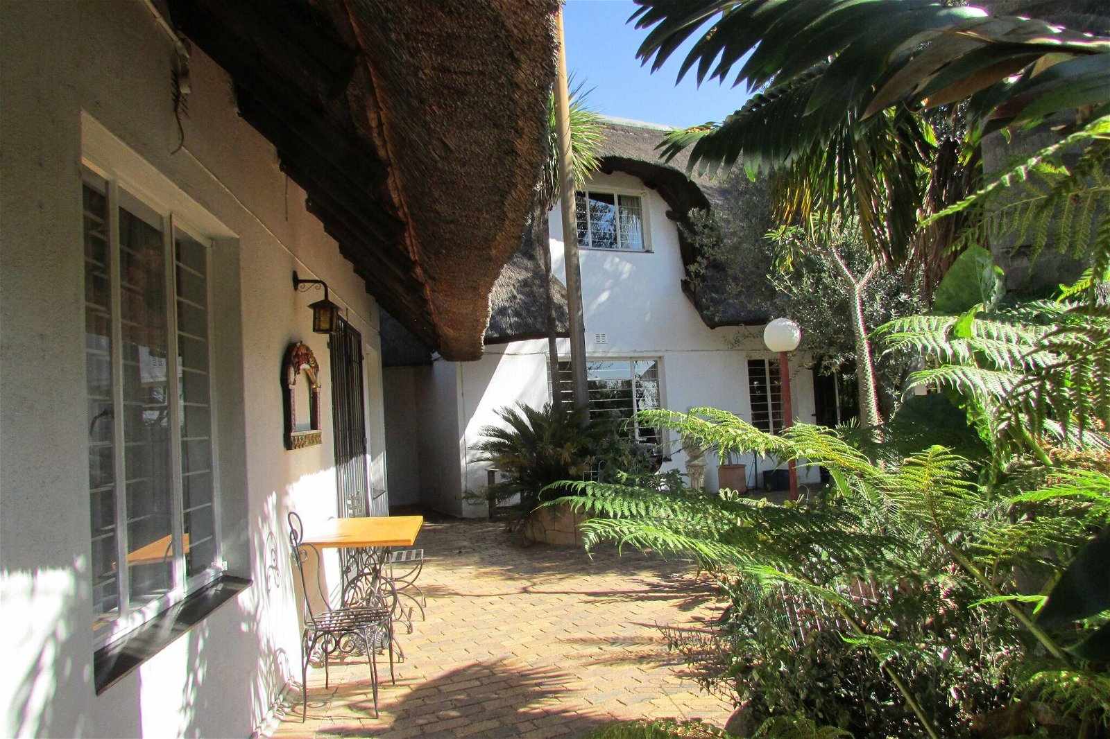 Acacia House image 4