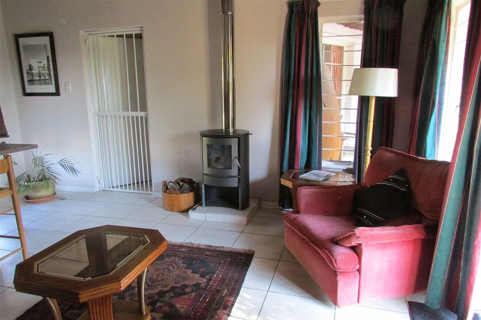 Acacia House image 5