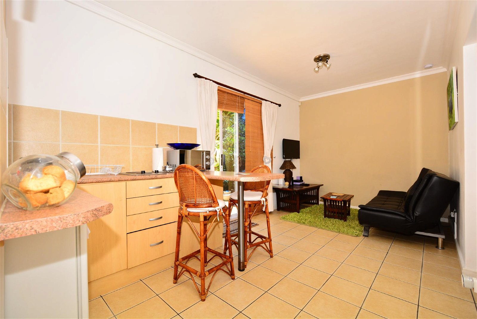 Bloubergstrand Secret Garden Guesthouse image 5
