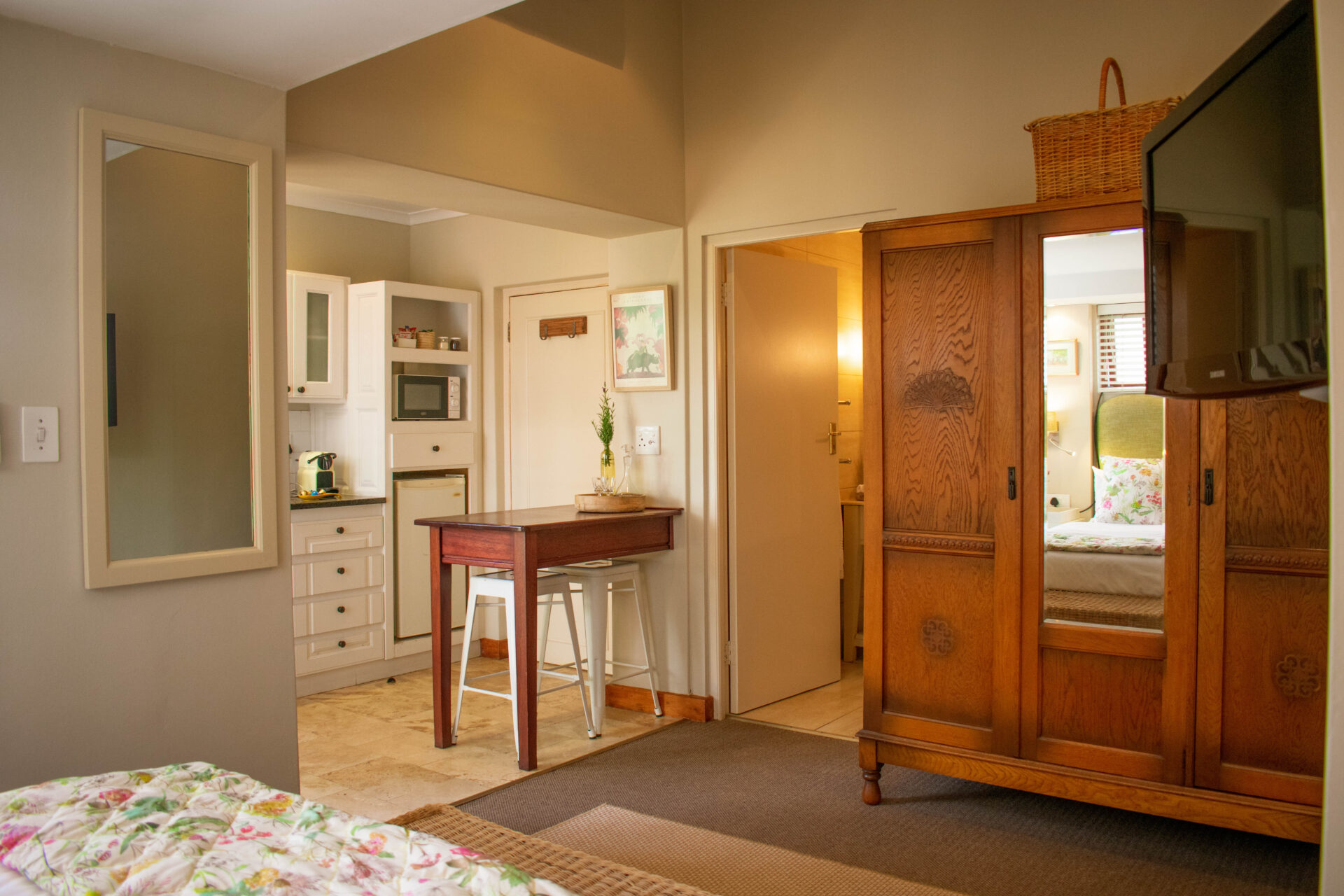 5 Seasons Guesthouse