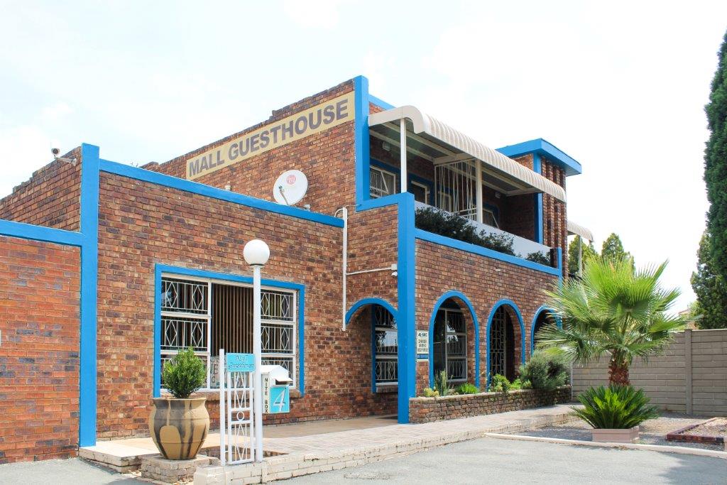 Mall Guesthouse