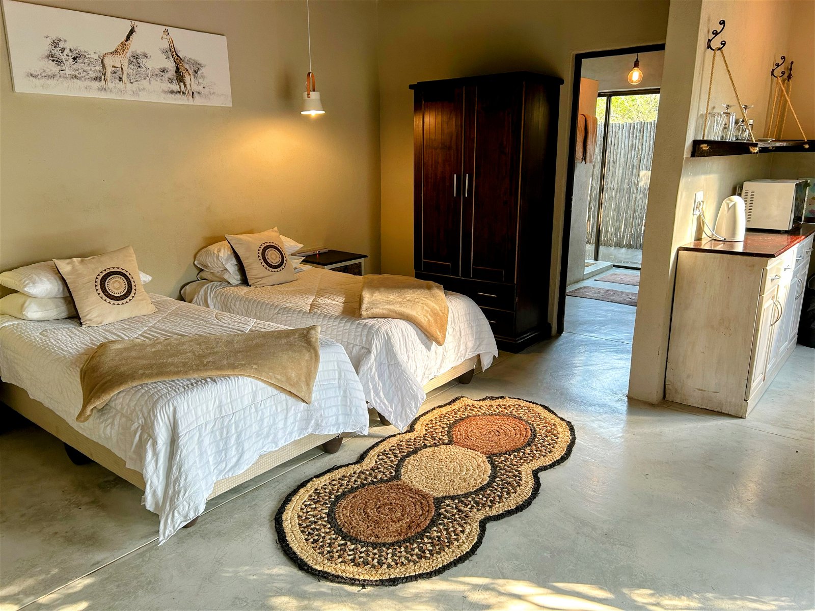 Leadwood Tree Safari Lodge image 5