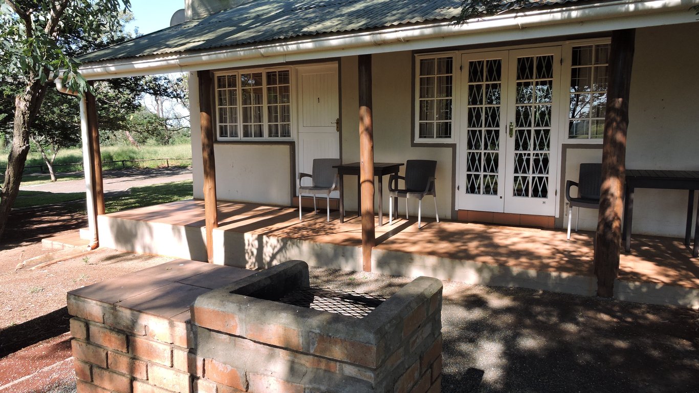 Hluhluwe Country Cottages image 5