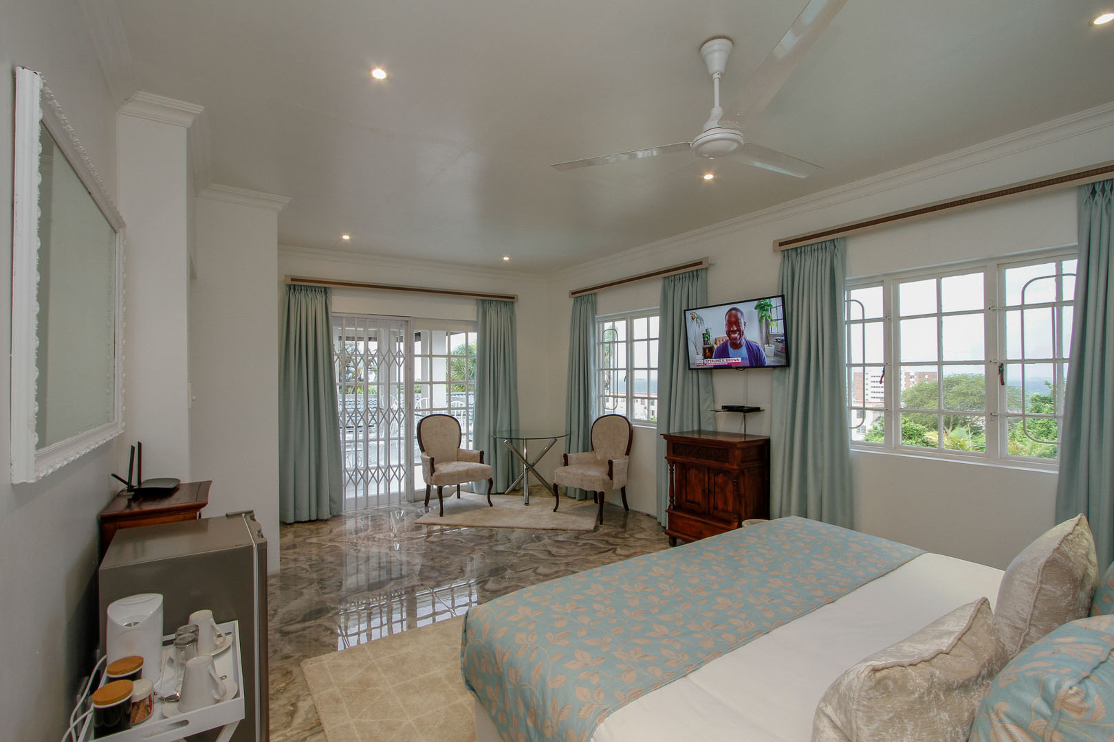 Blue Waves Lodge