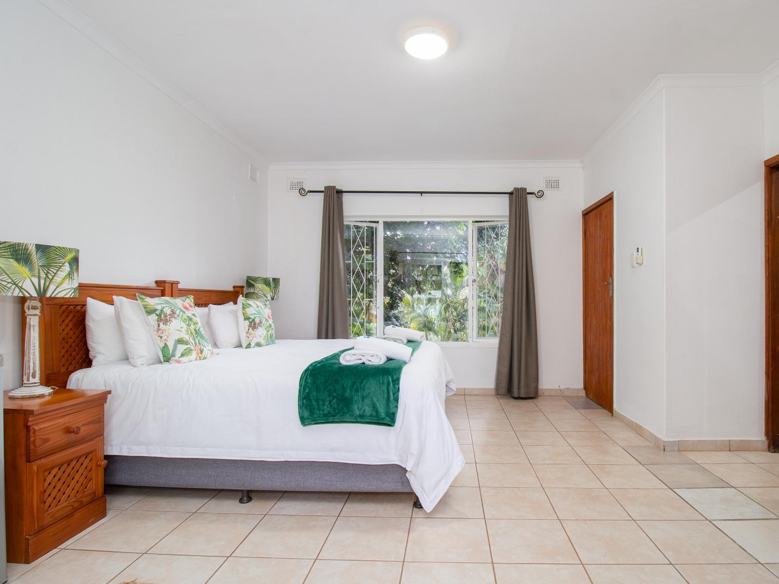 Room 2 — Photo of the whole room